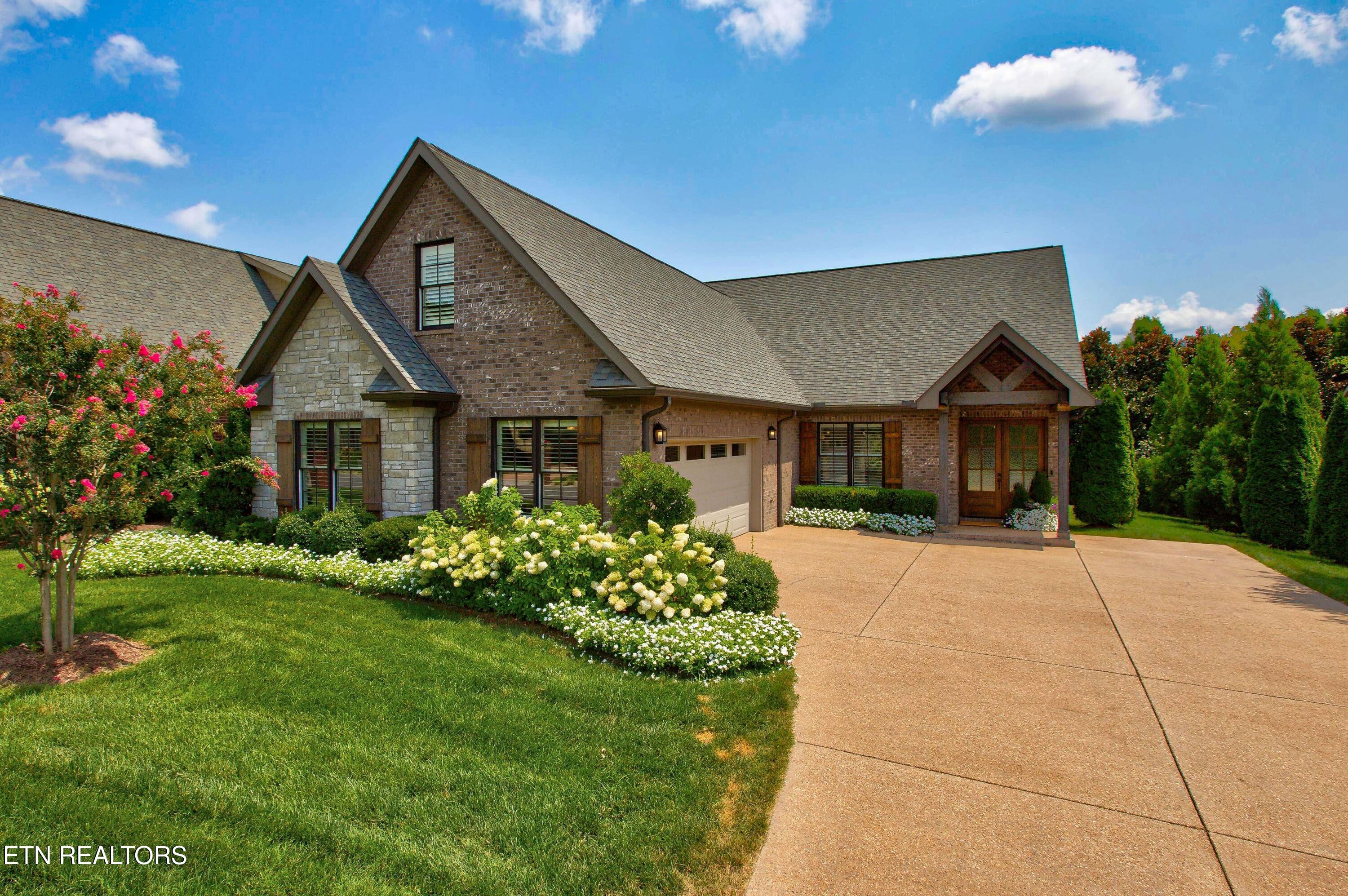 1305 Legacy Cove Way Knoxville TN 37919