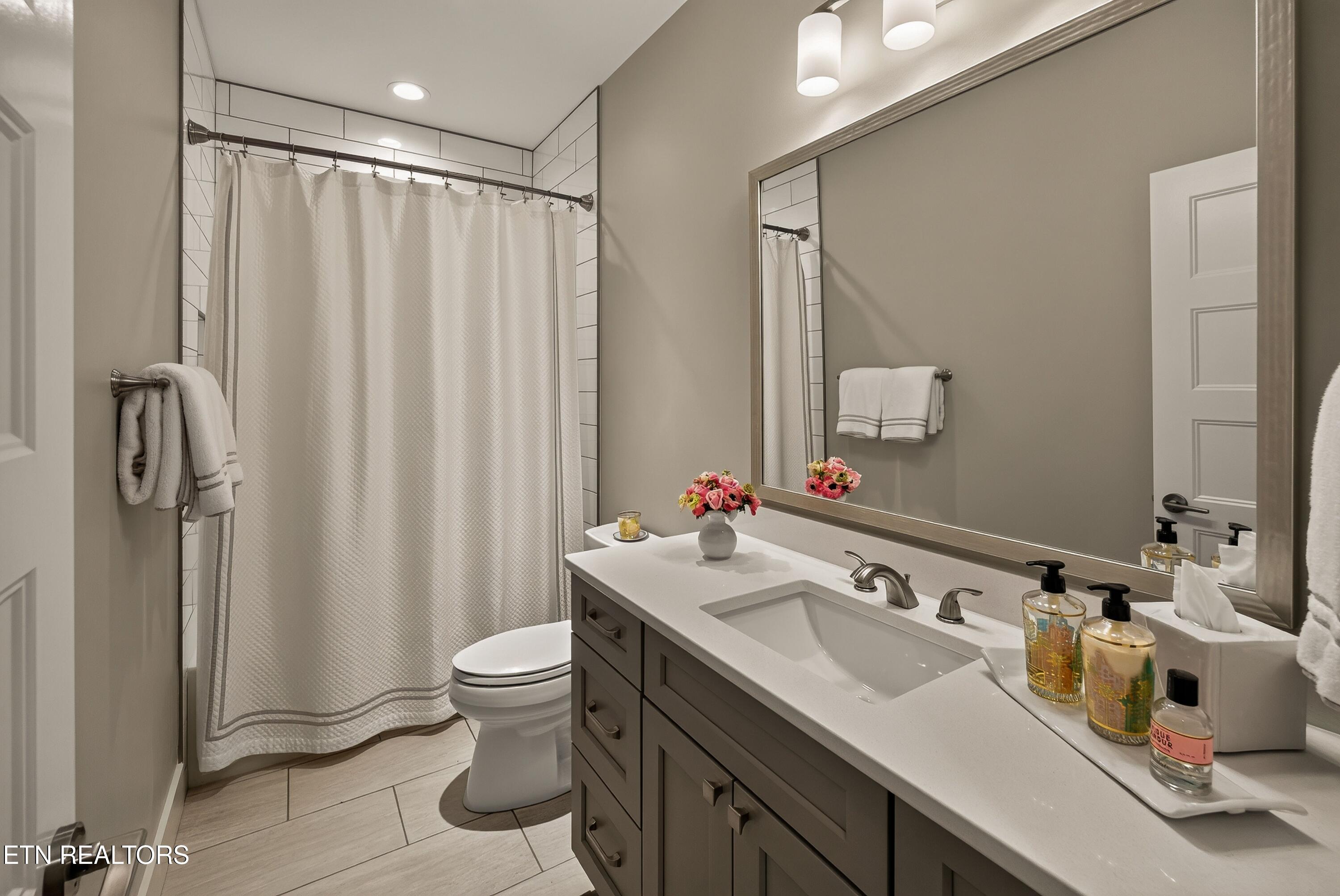 1305 Legacy Cove Way Knoxville TN 37919