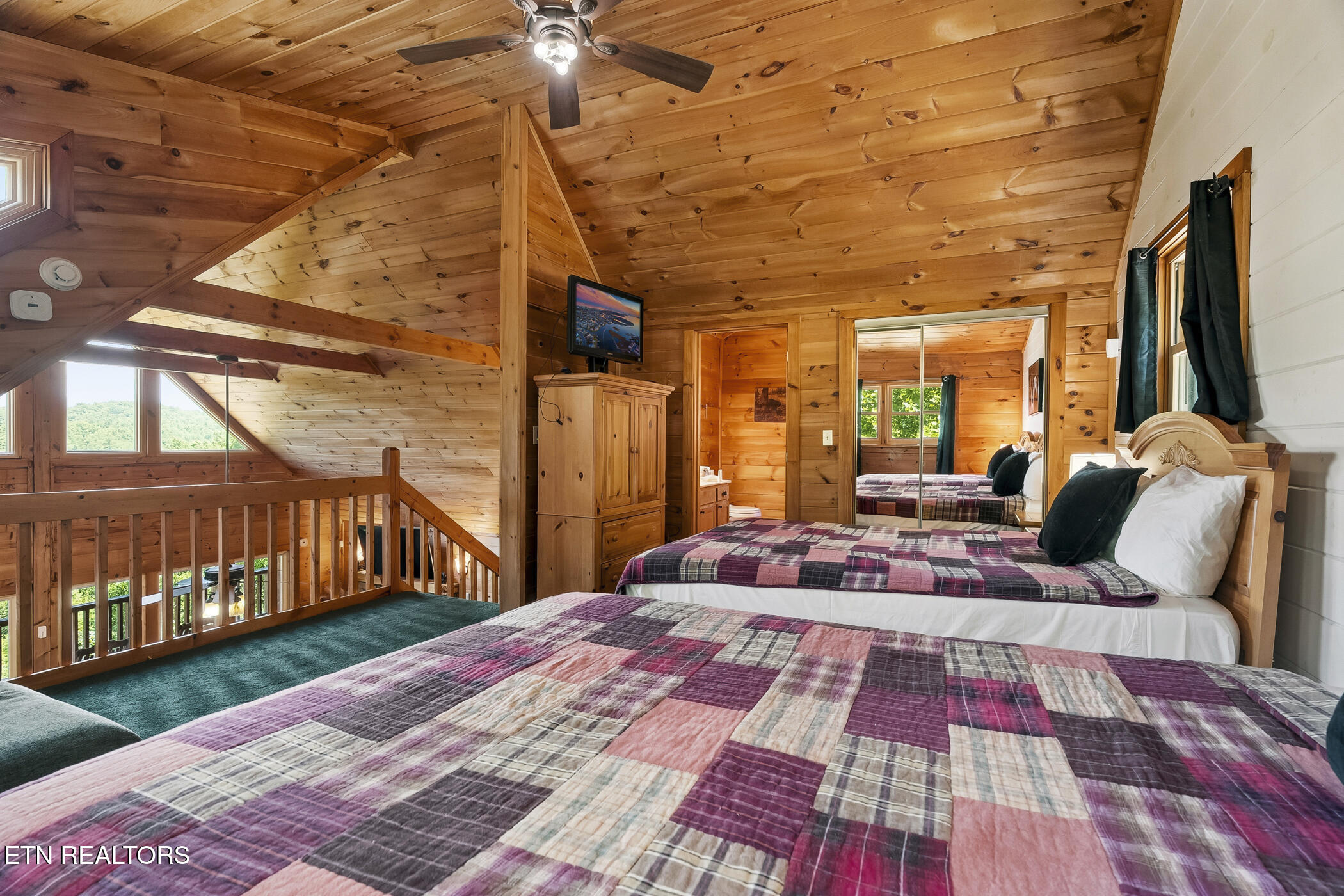 2963 Little Cub Way Sevierville TN 37862