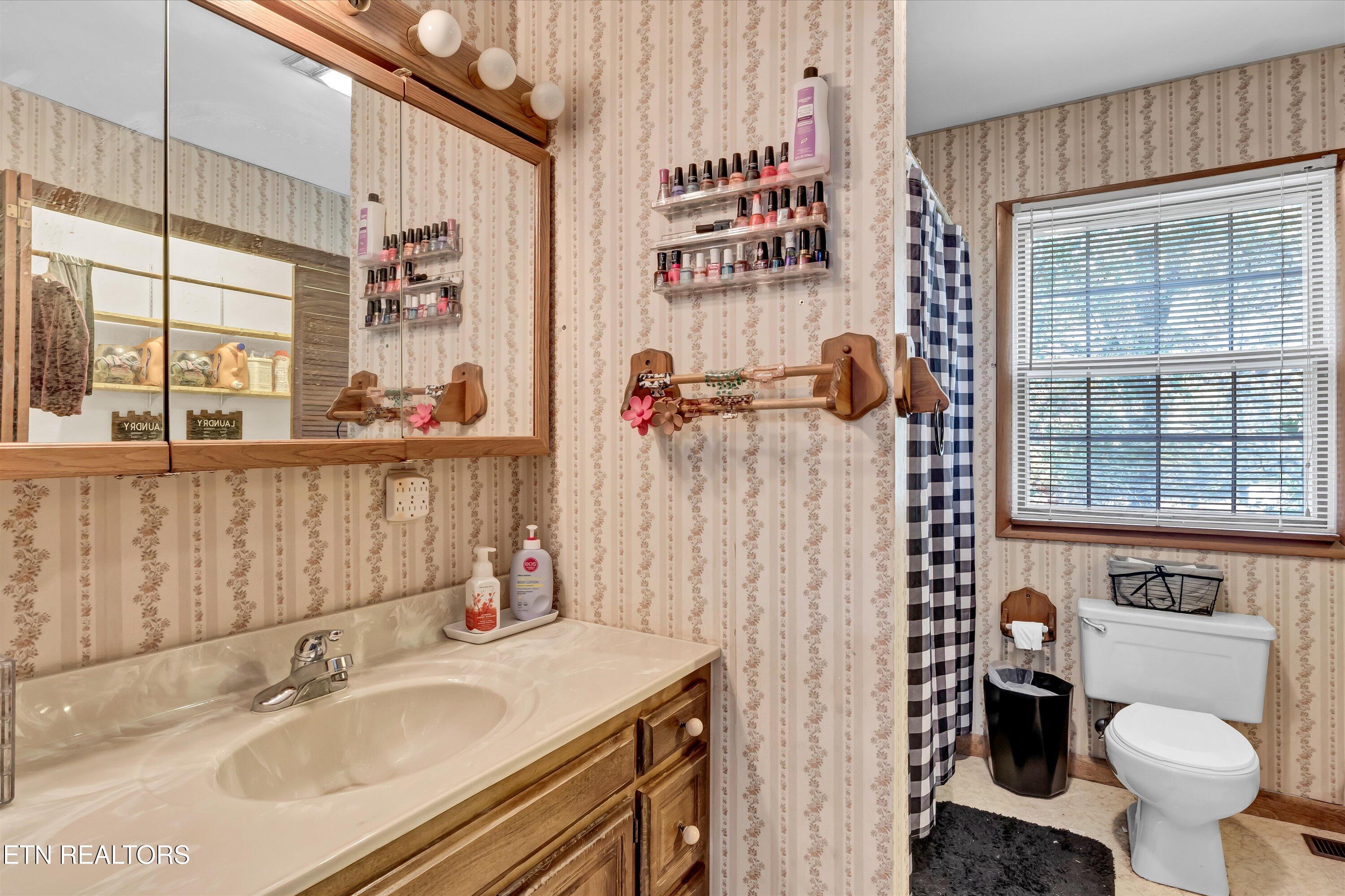 112 Montcrest Drive Harriman TN 37748