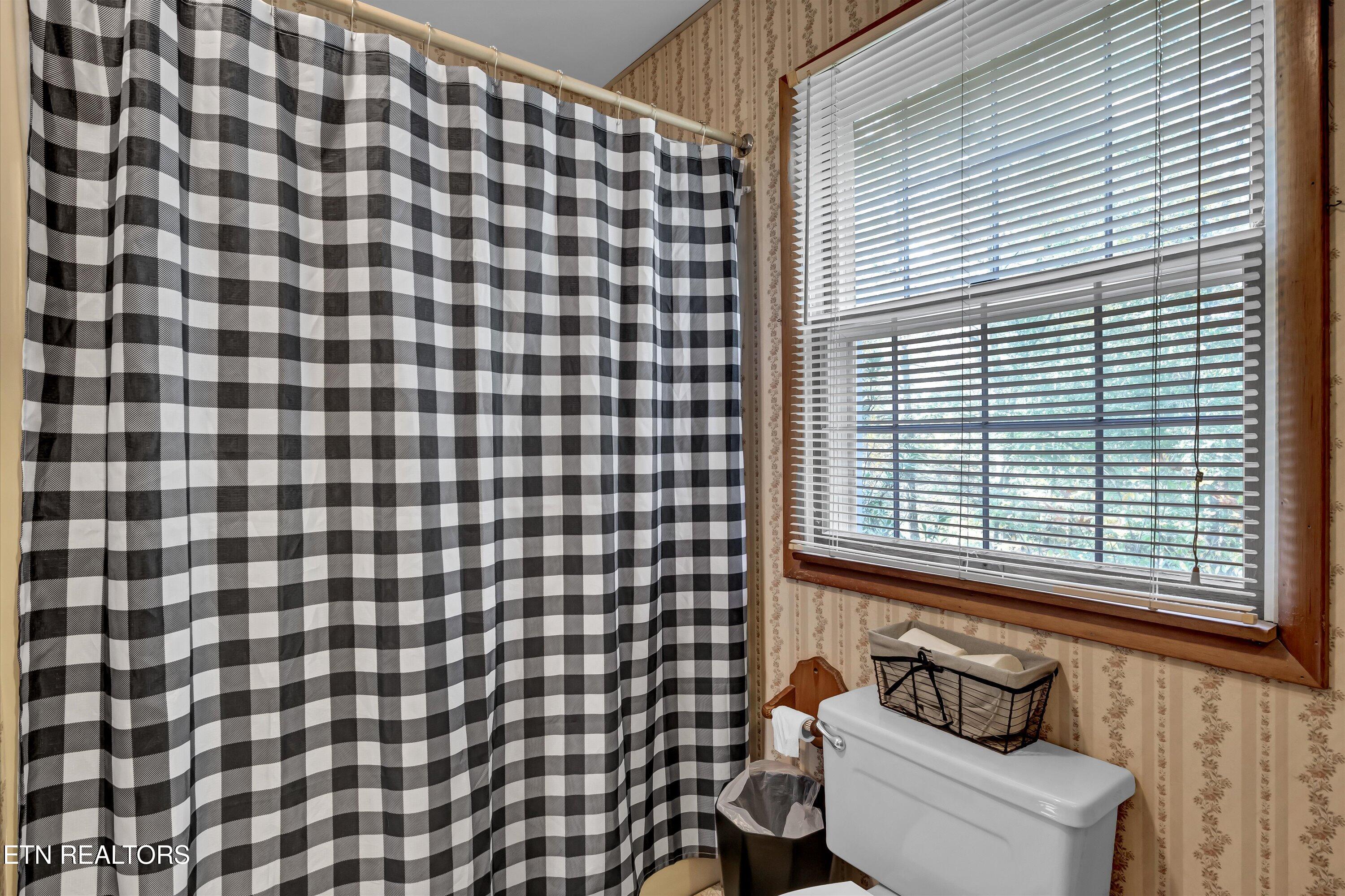112 Montcrest Drive Harriman TN 37748