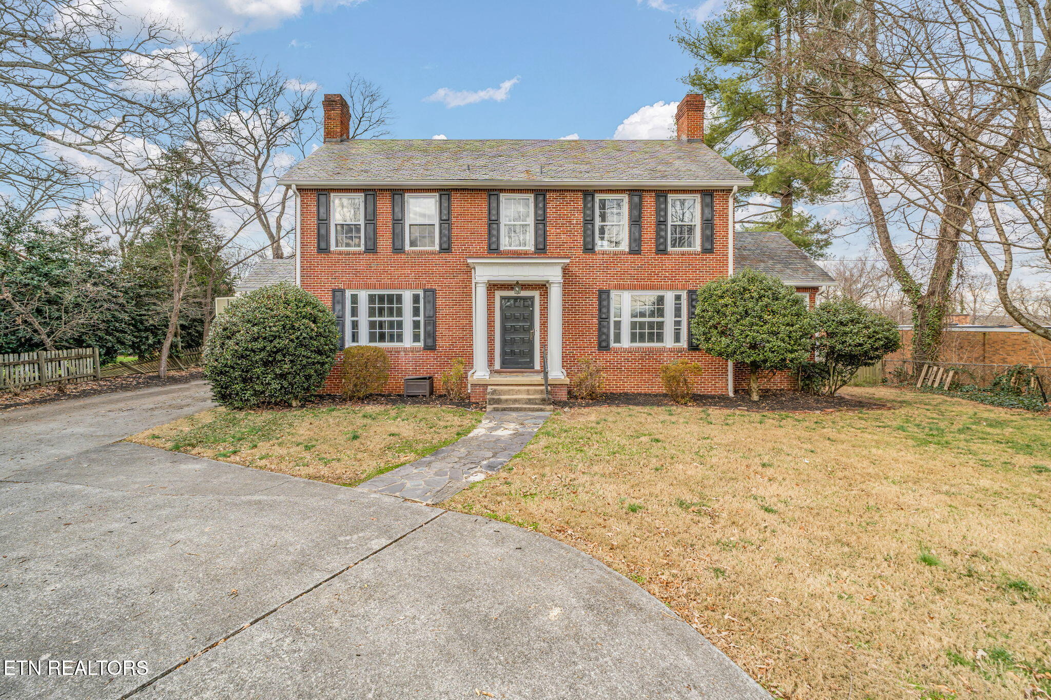 3823 Kingston Pike Knoxville TN 37919