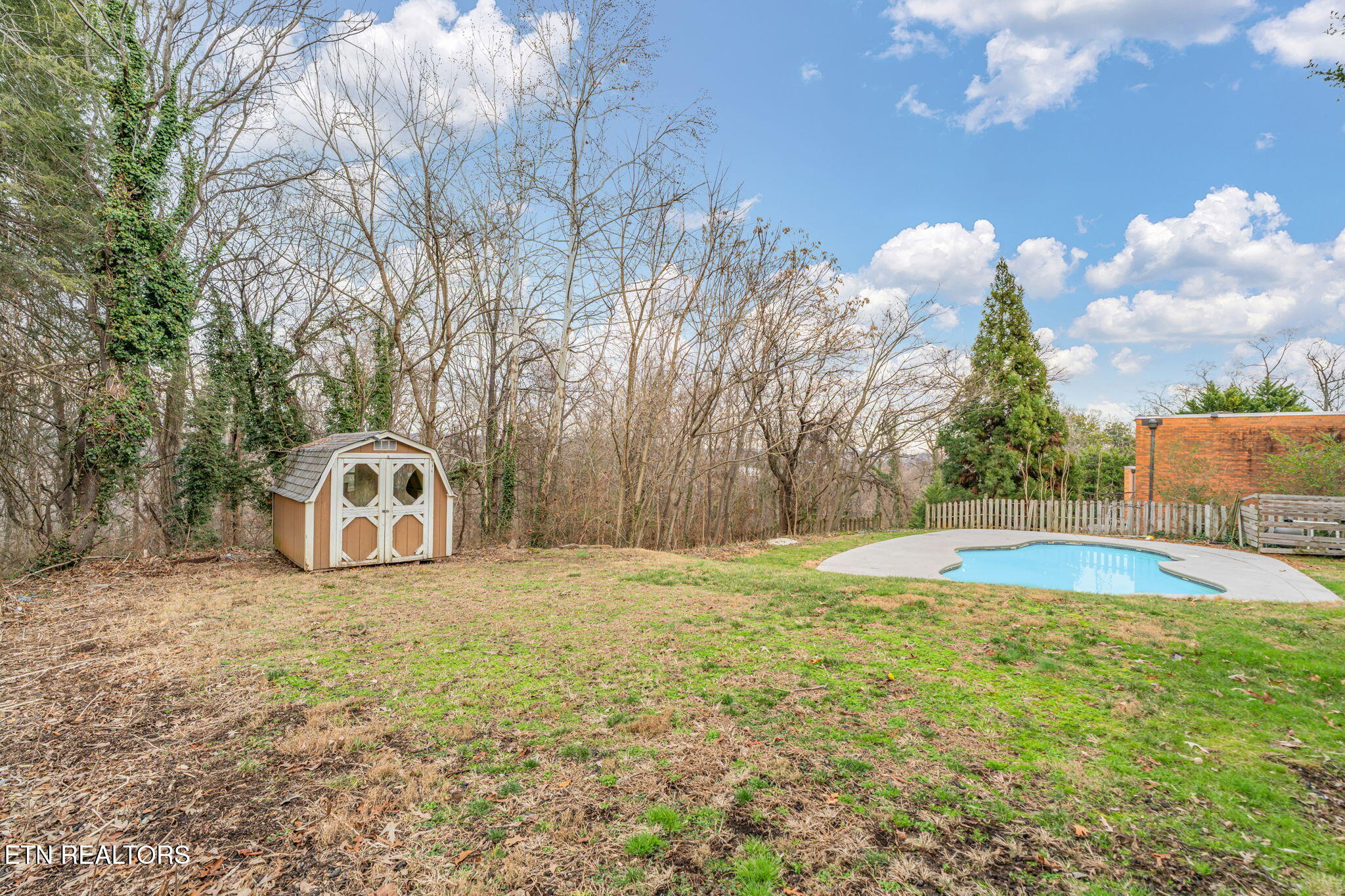 3823 Kingston Pike Knoxville TN 37919