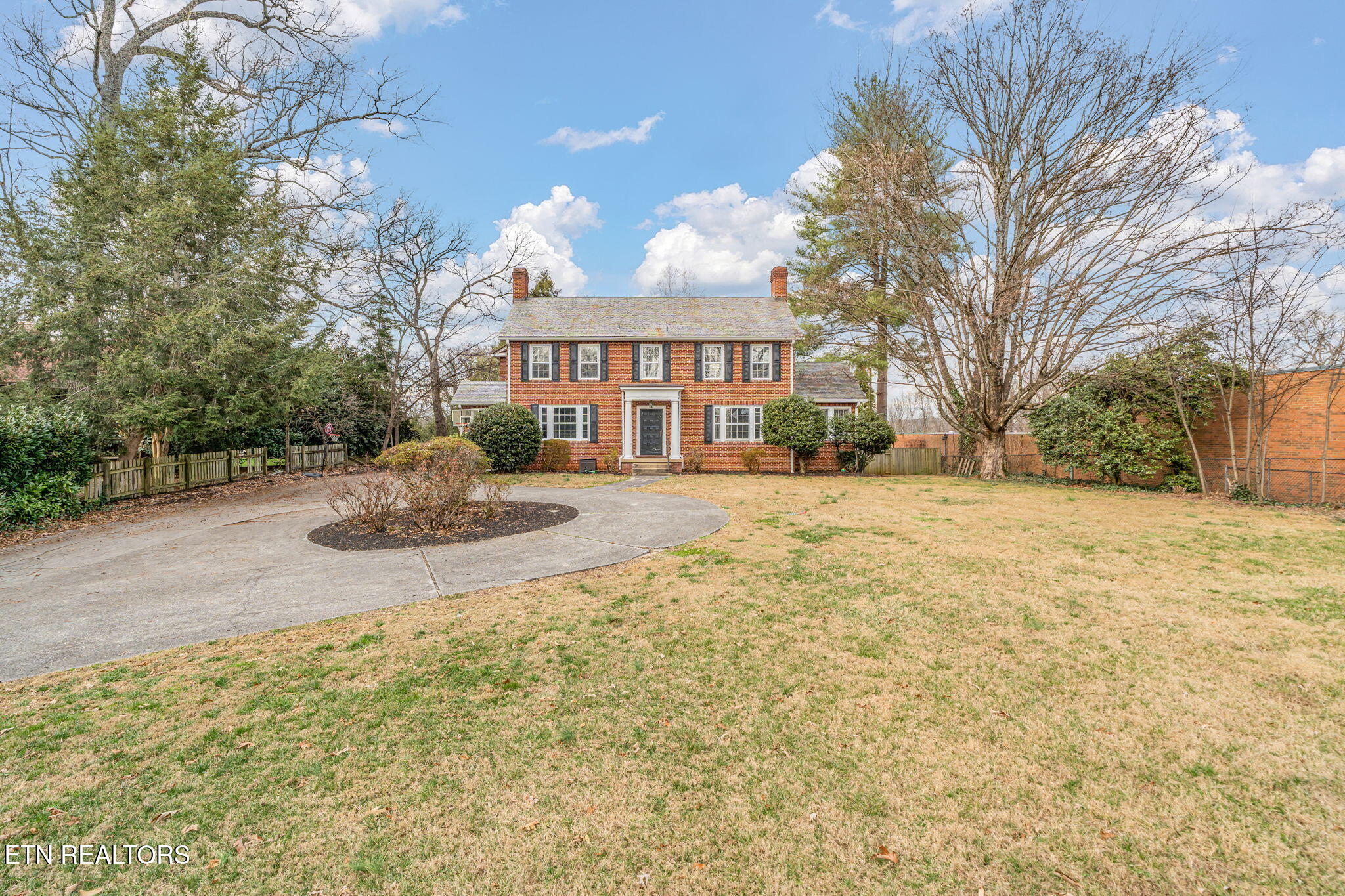 3823 Kingston Pike Knoxville TN 37919