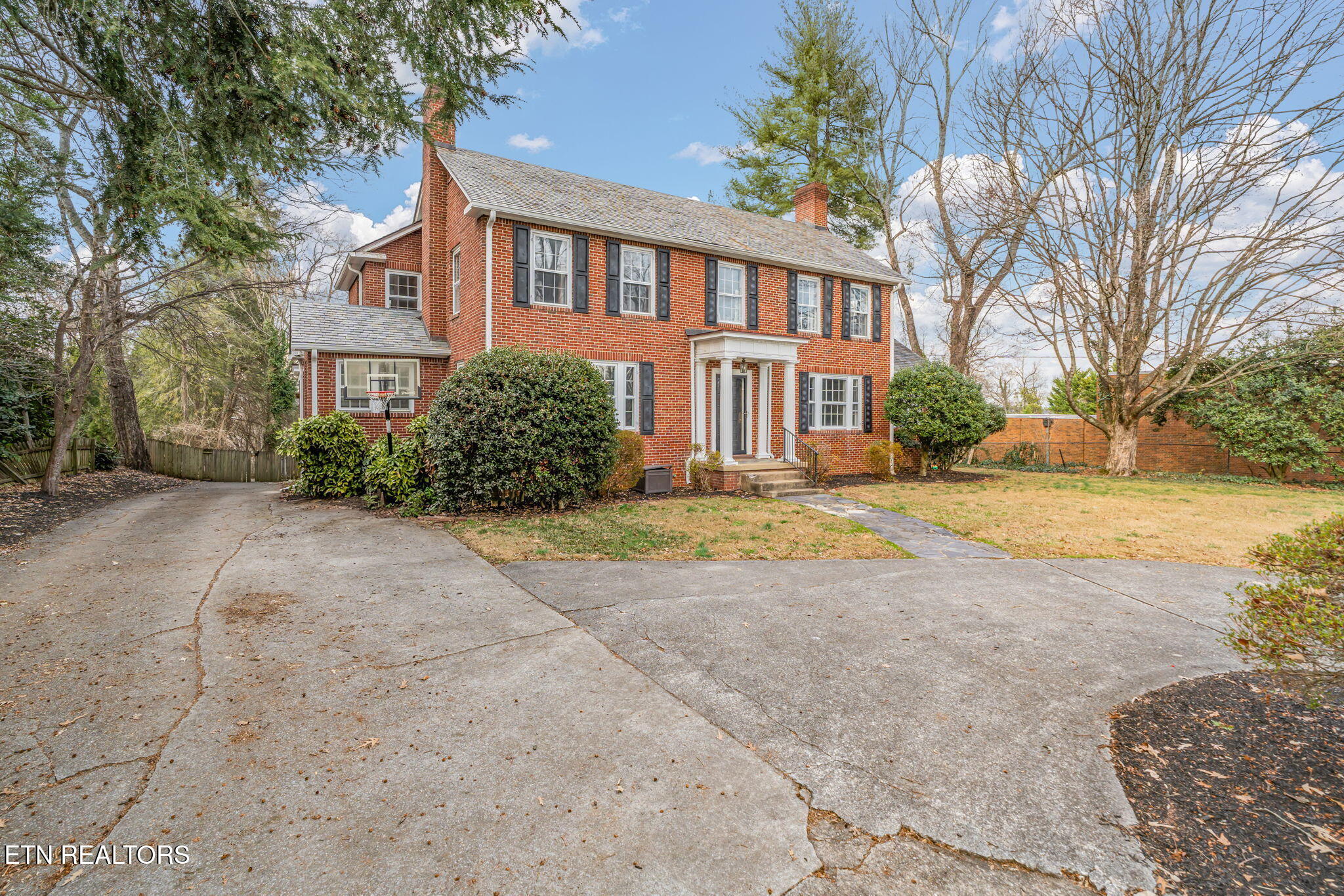 3823 Kingston Pike Knoxville TN 37919