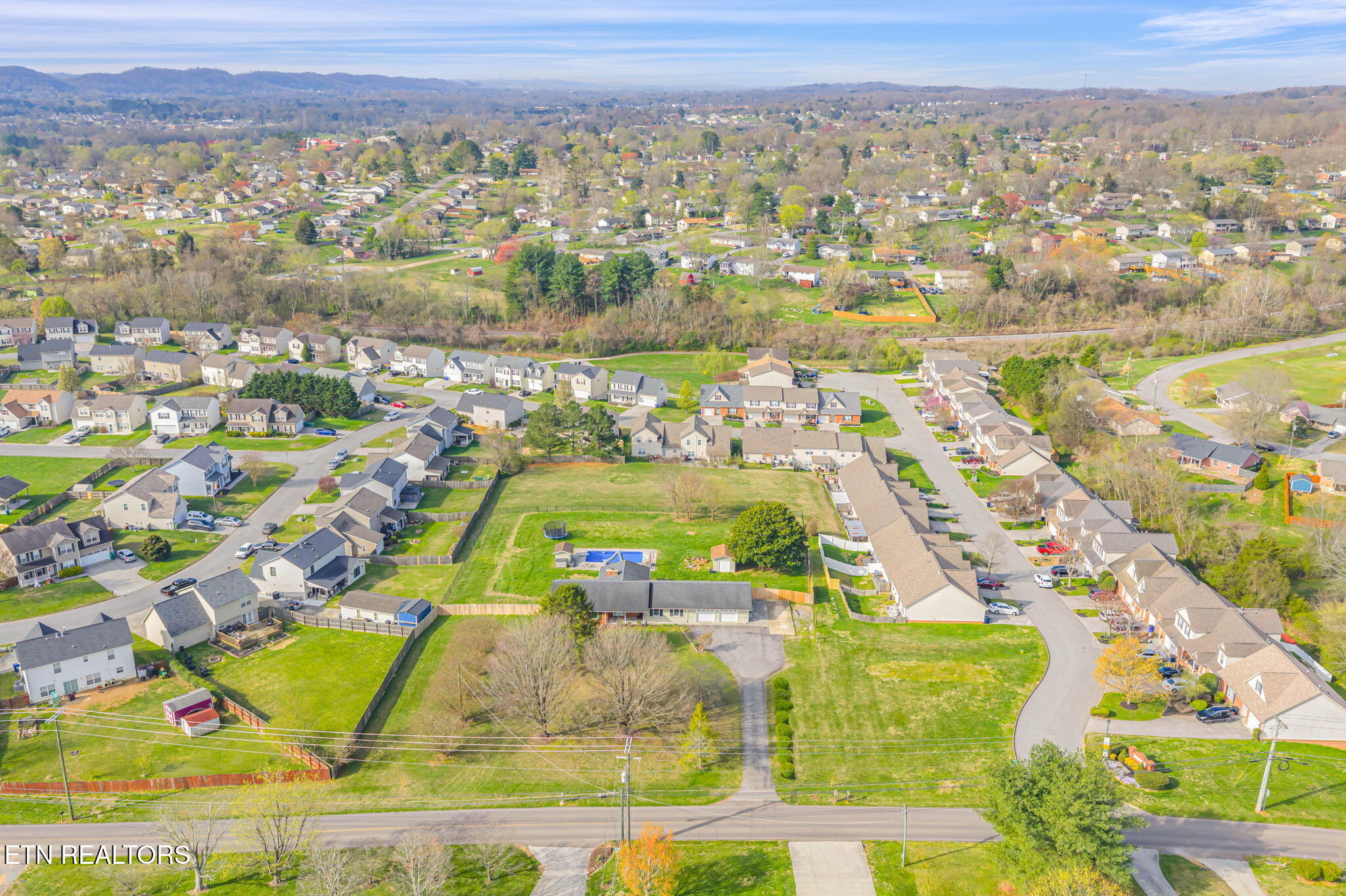 7905 Brickyard Road Powell TN 37849