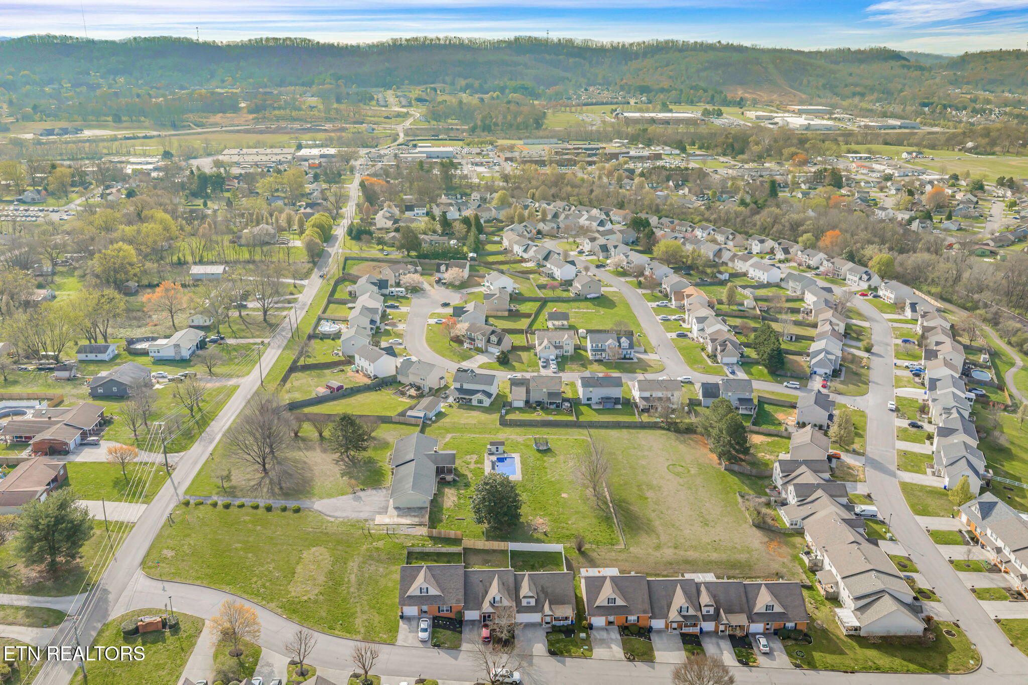 7905 Brickyard Road Powell TN 37849