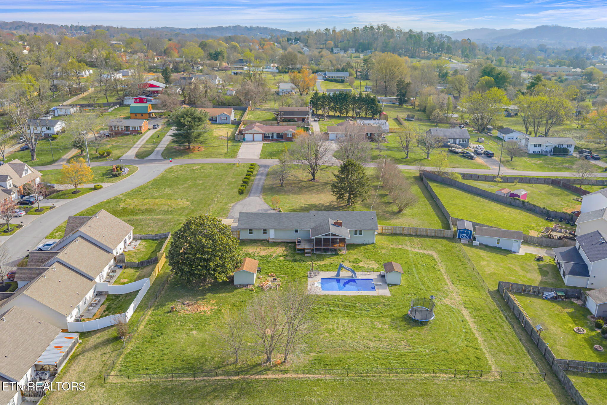 7905 Brickyard Road Powell TN 37849