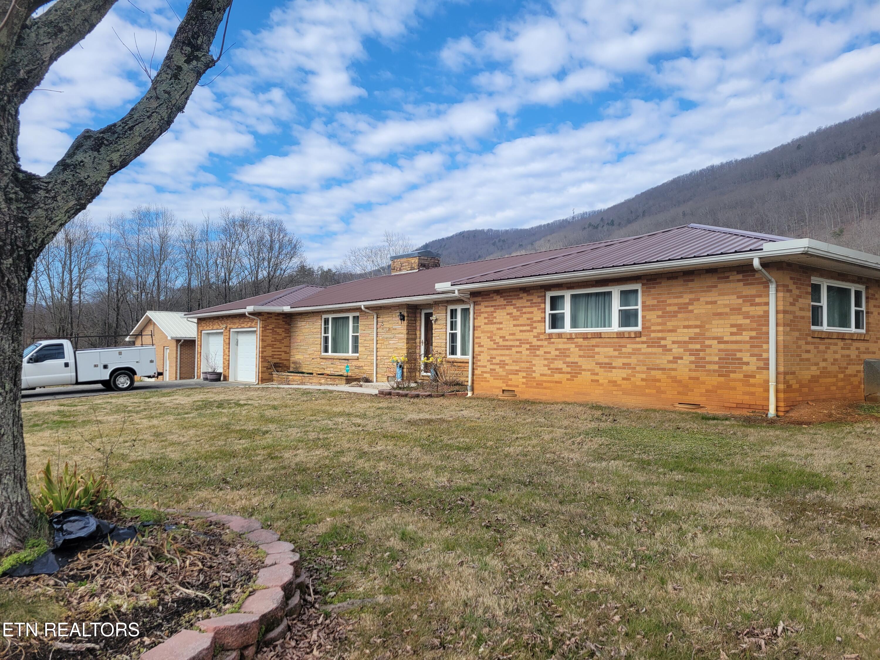 132 Ridgecrest Drive Harriman TN 37748