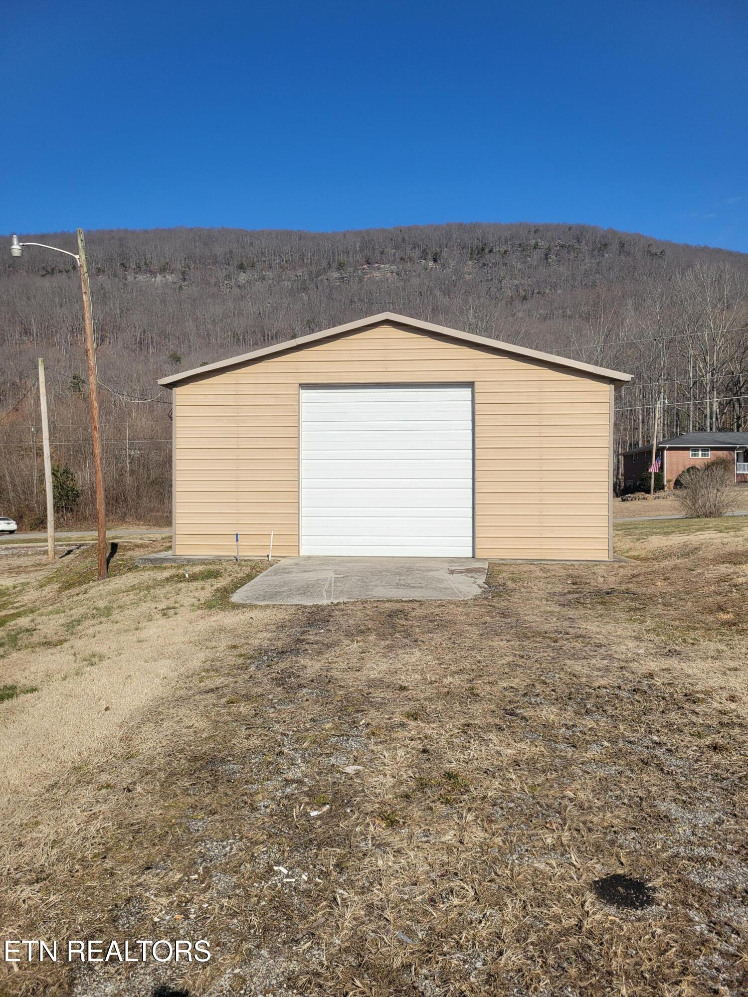 132 Ridgecrest Drive Harriman TN 37748