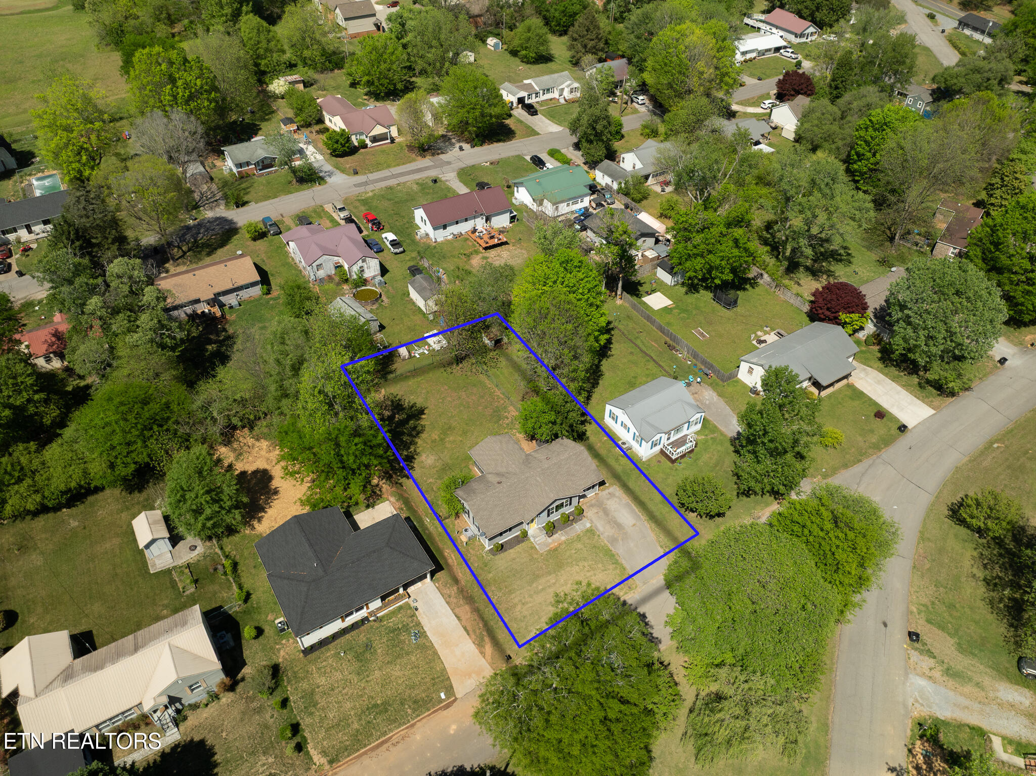 912 Barnabas Street Athens TN 37303