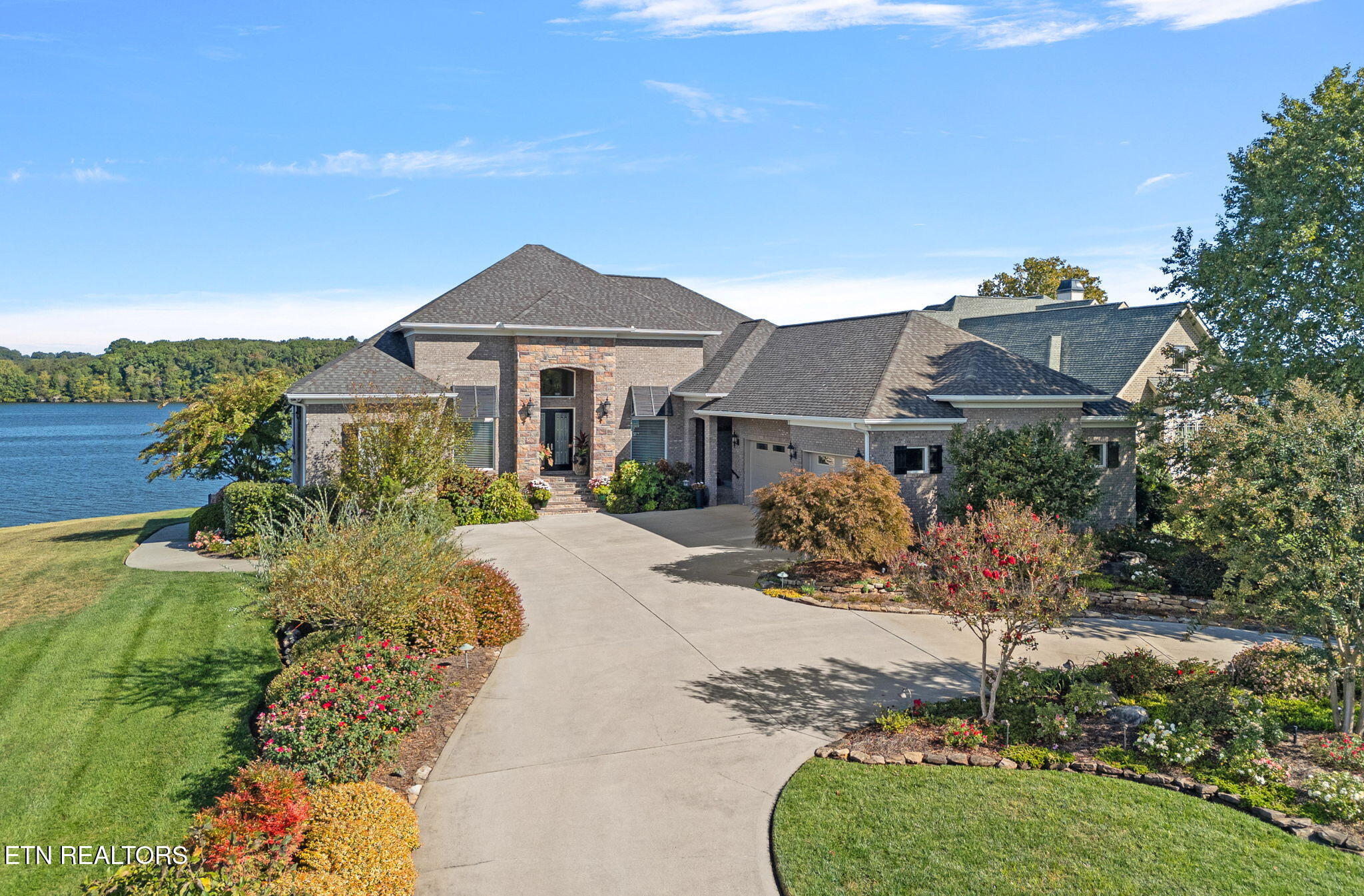 3726 Promontory Point Louisville TN 37777