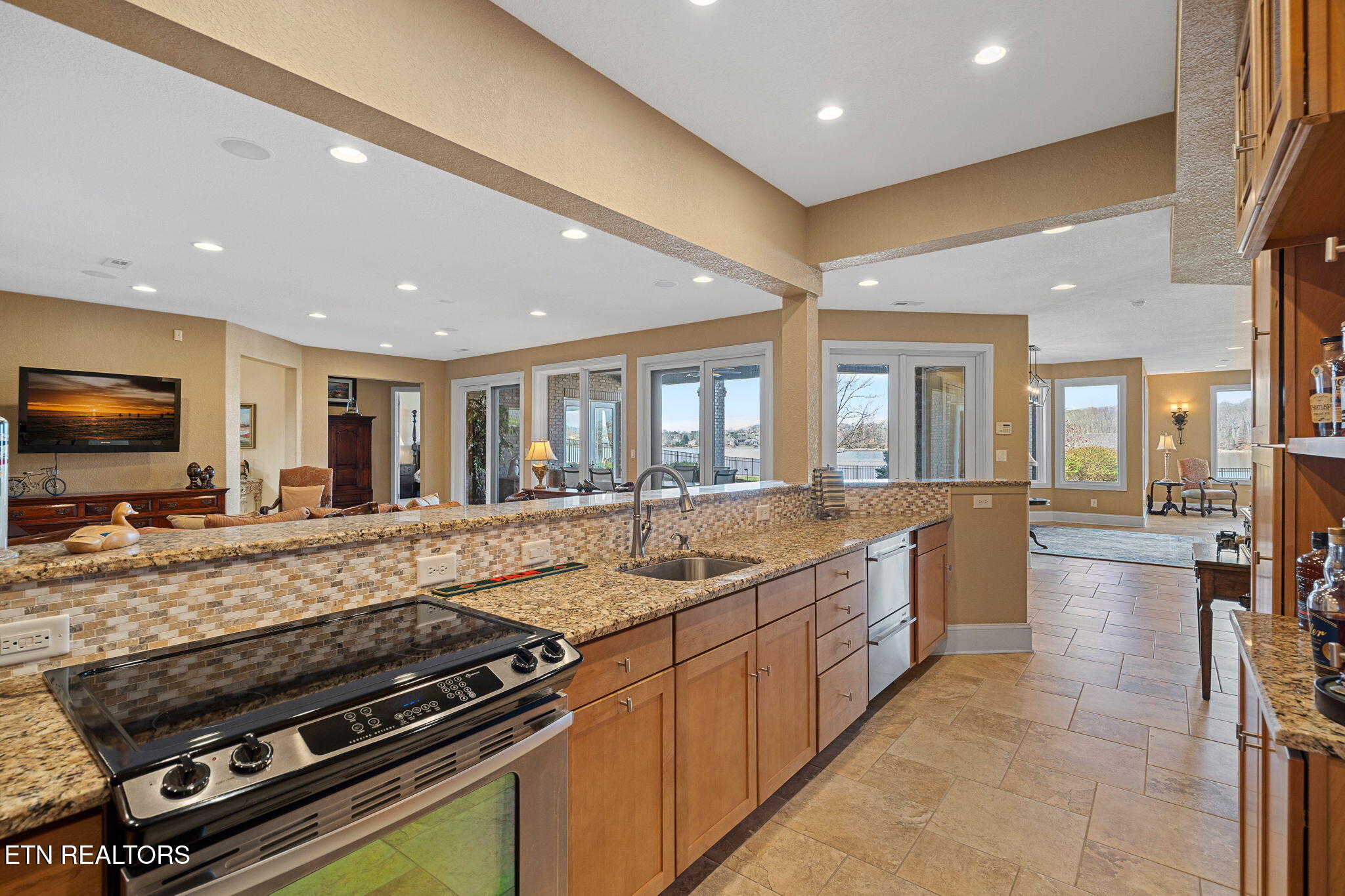 3726 Promontory Point Louisville TN 37777