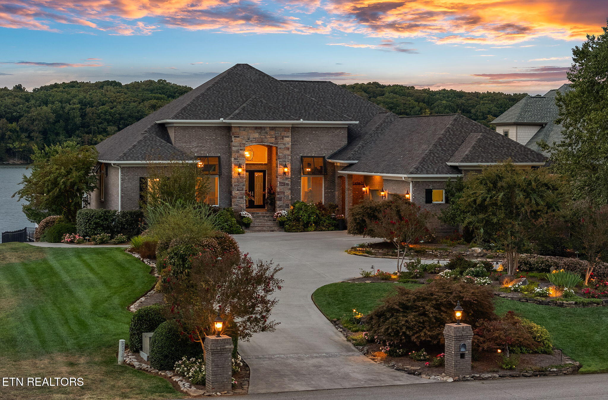 3726 Promontory Point Louisville TN 37777