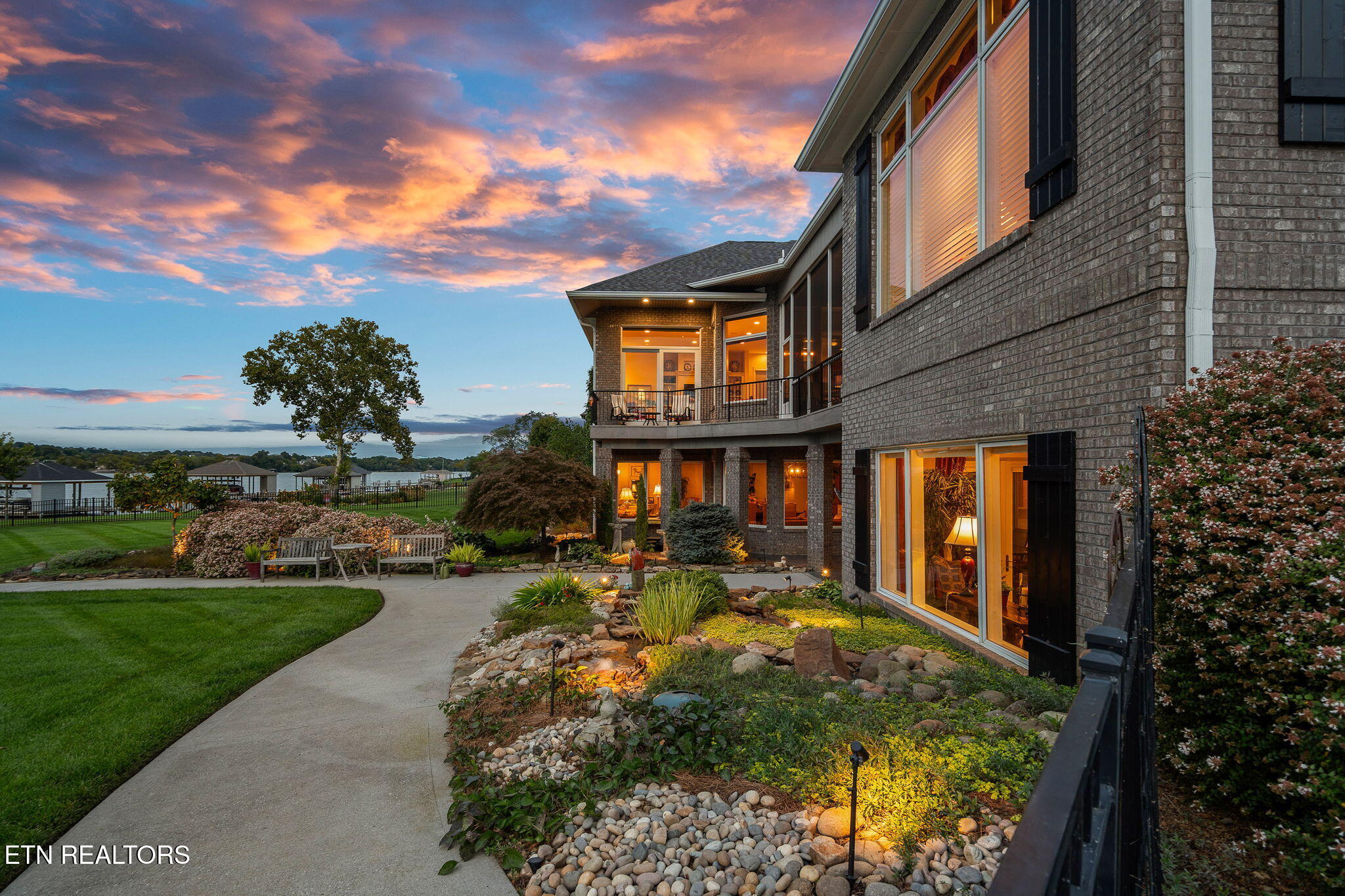 3726 Promontory Point Louisville TN 37777
