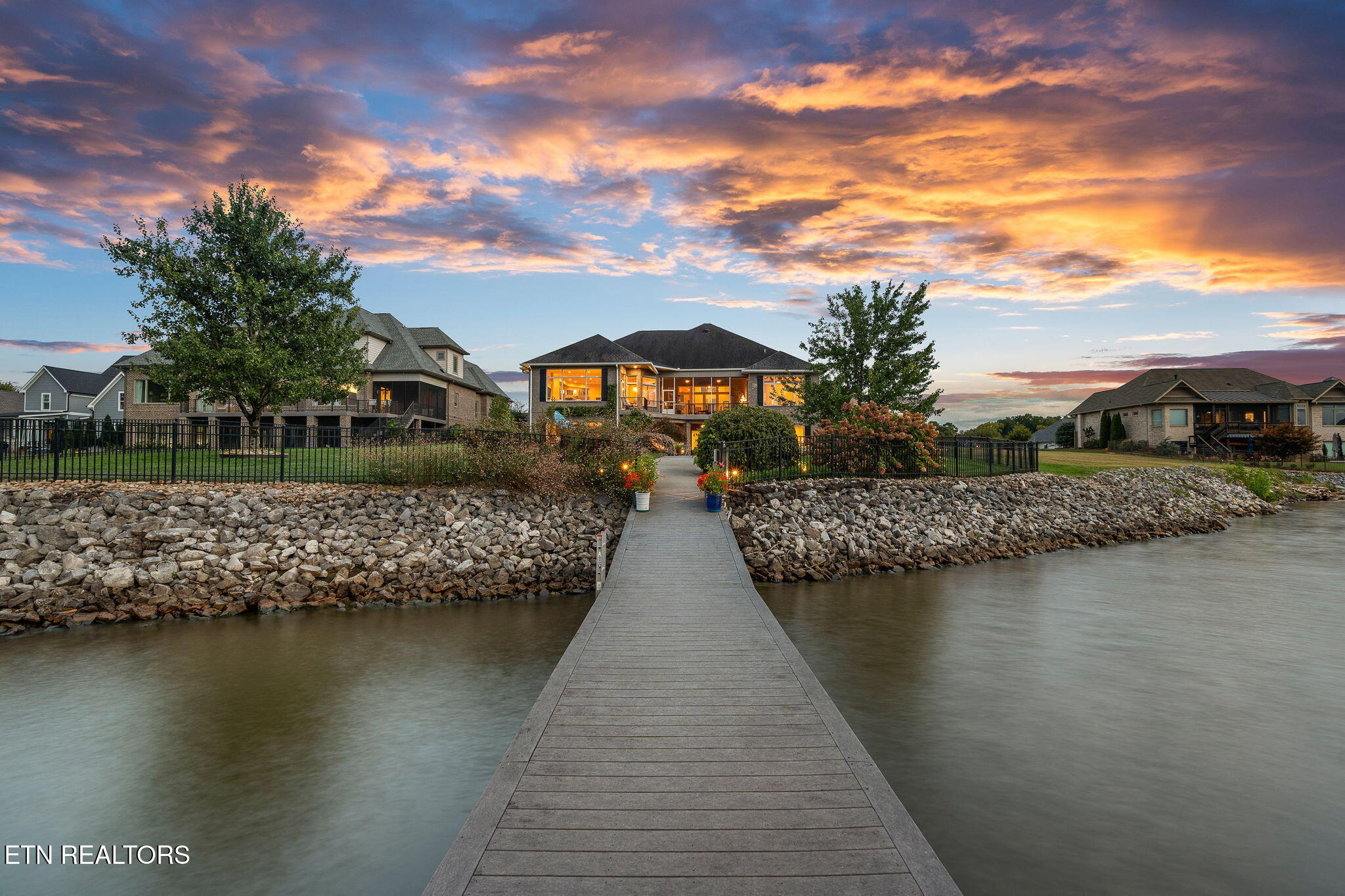 3726 Promontory Point Louisville TN 37777
