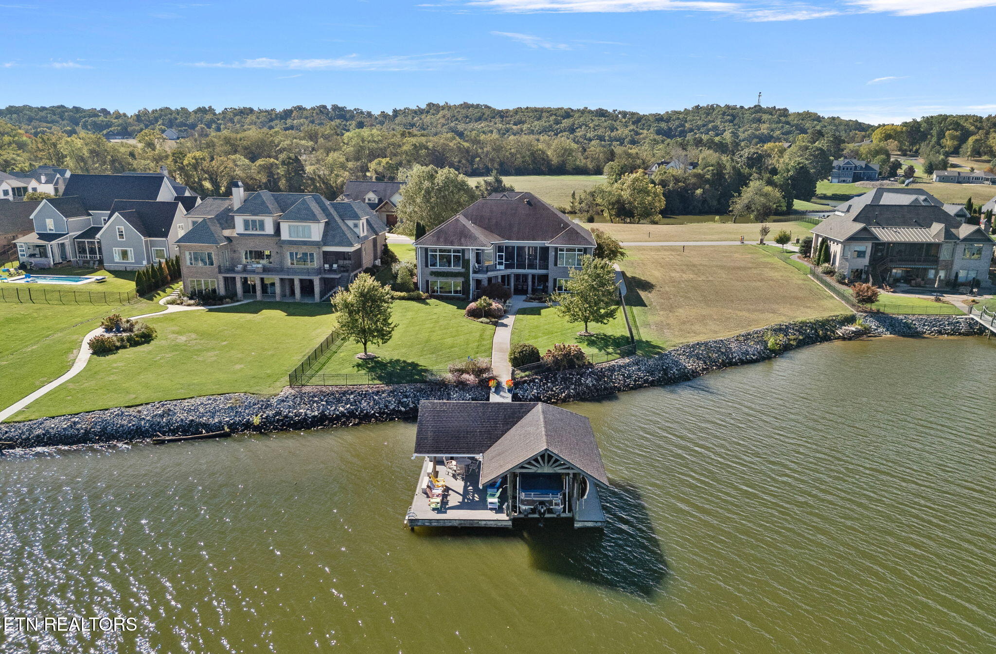 3726 Promontory Point Louisville TN 37777
