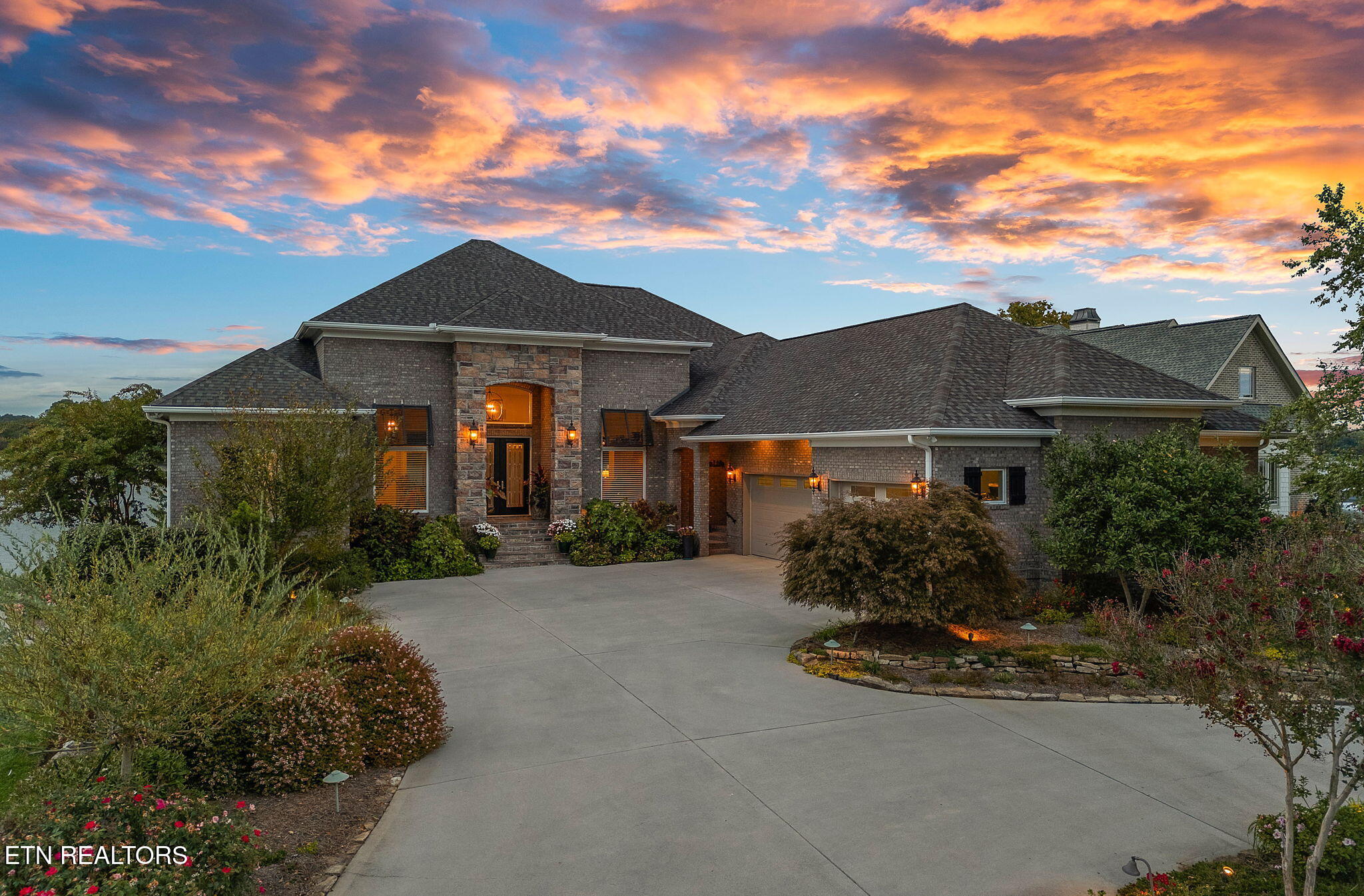 3726 Promontory Point Louisville TN 37777