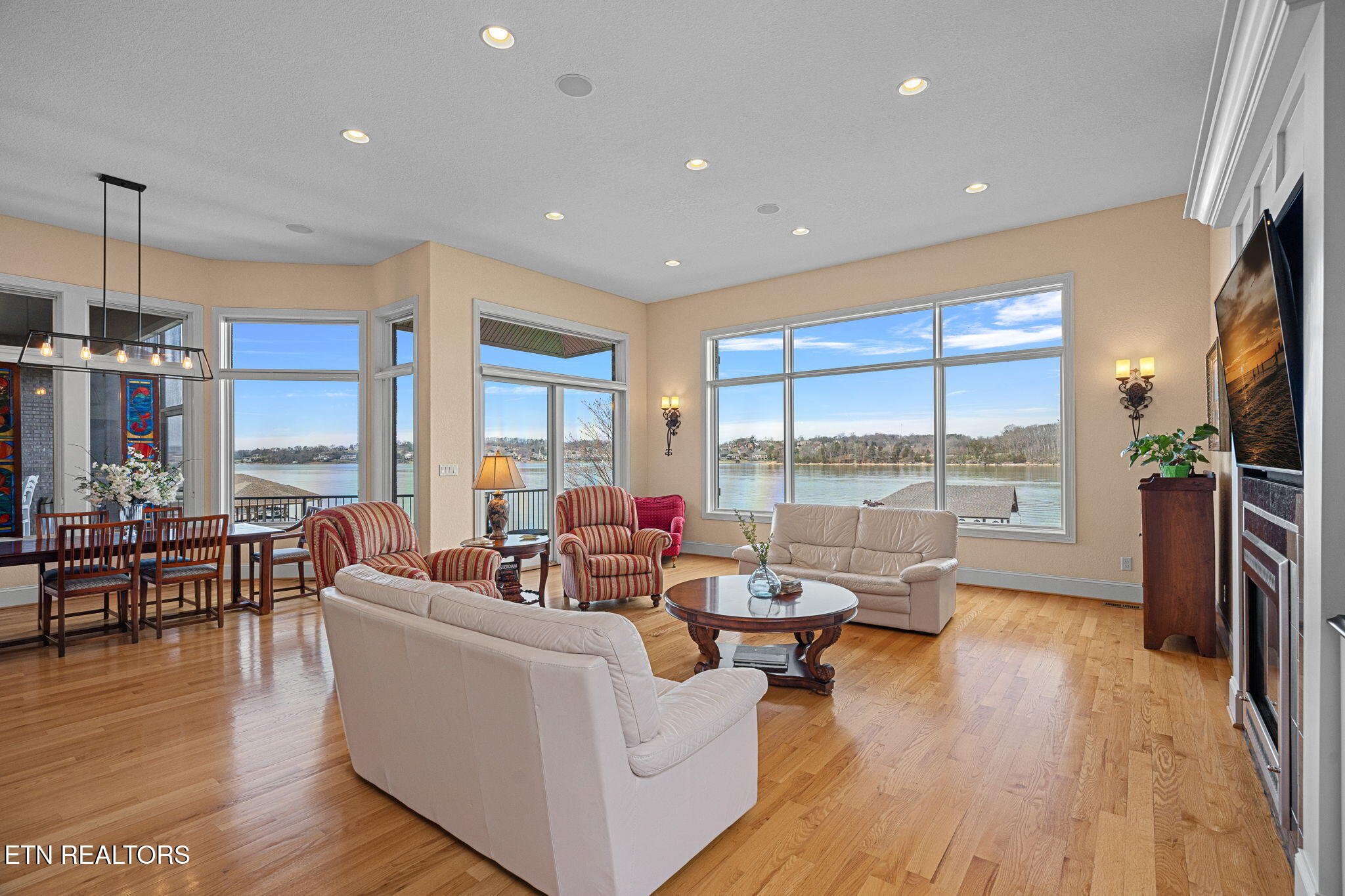 3726 Promontory Point Louisville TN 37777