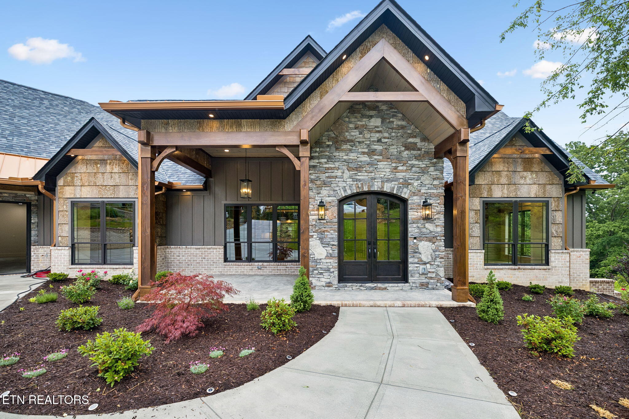 645 Douglas Ridge Drive Dandridge TN 37725