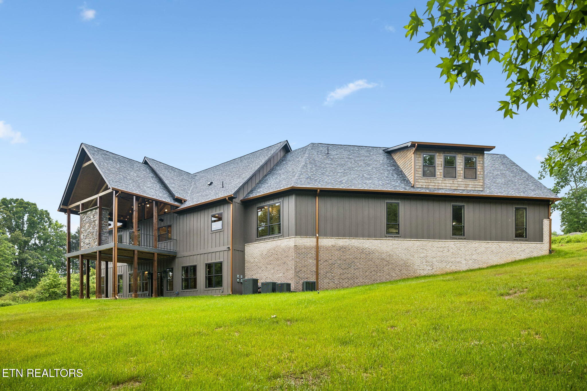 645 Douglas Ridge Drive Dandridge TN 37725