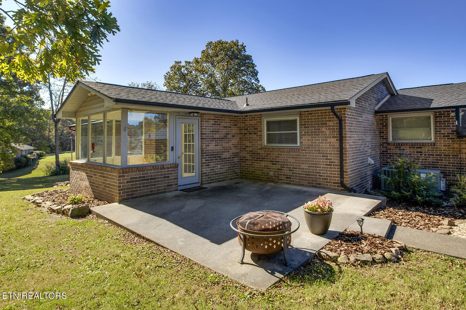 1050 Lawnville Road Kingston TN 37763