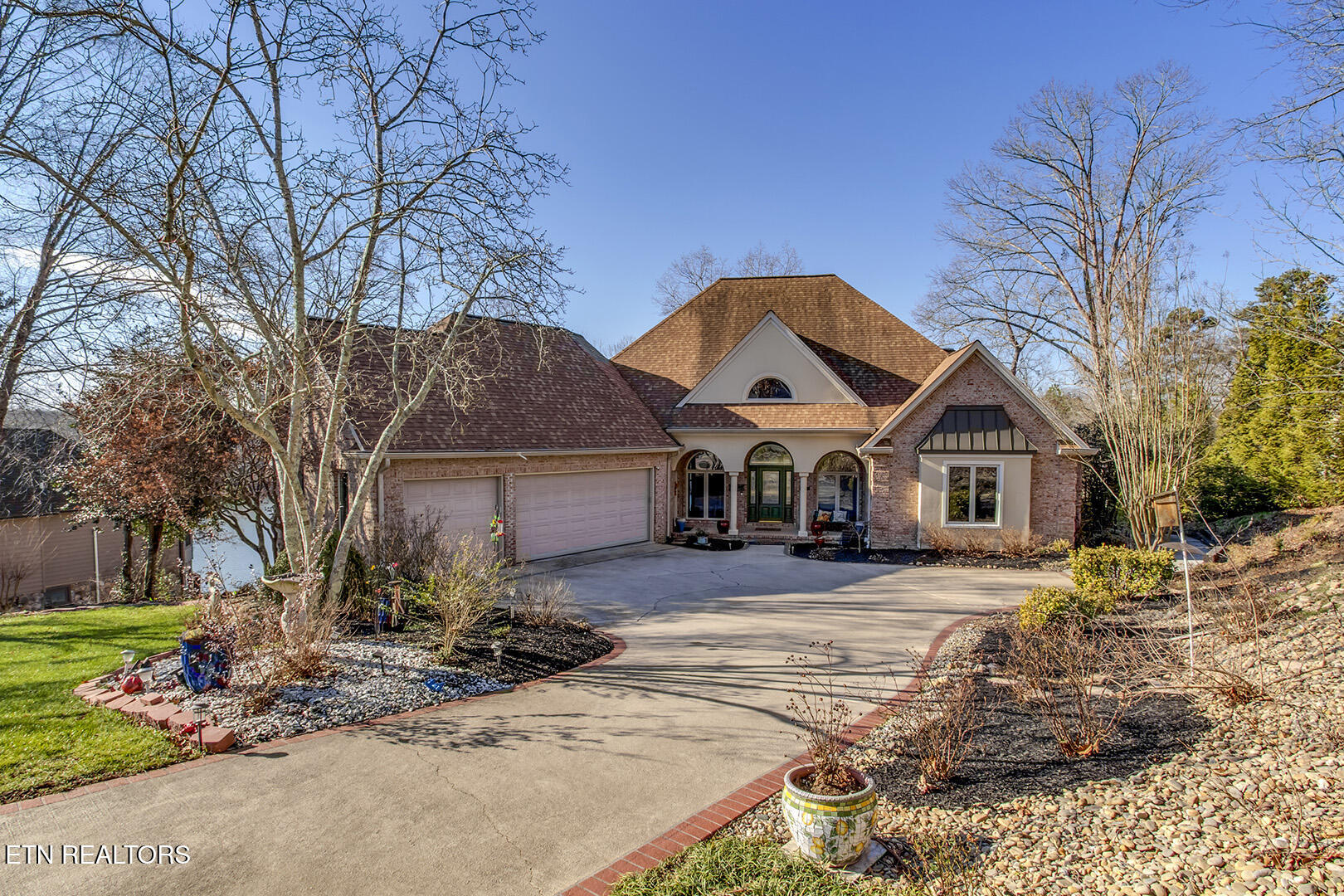 207 Amega Trace Loudon TN 37774