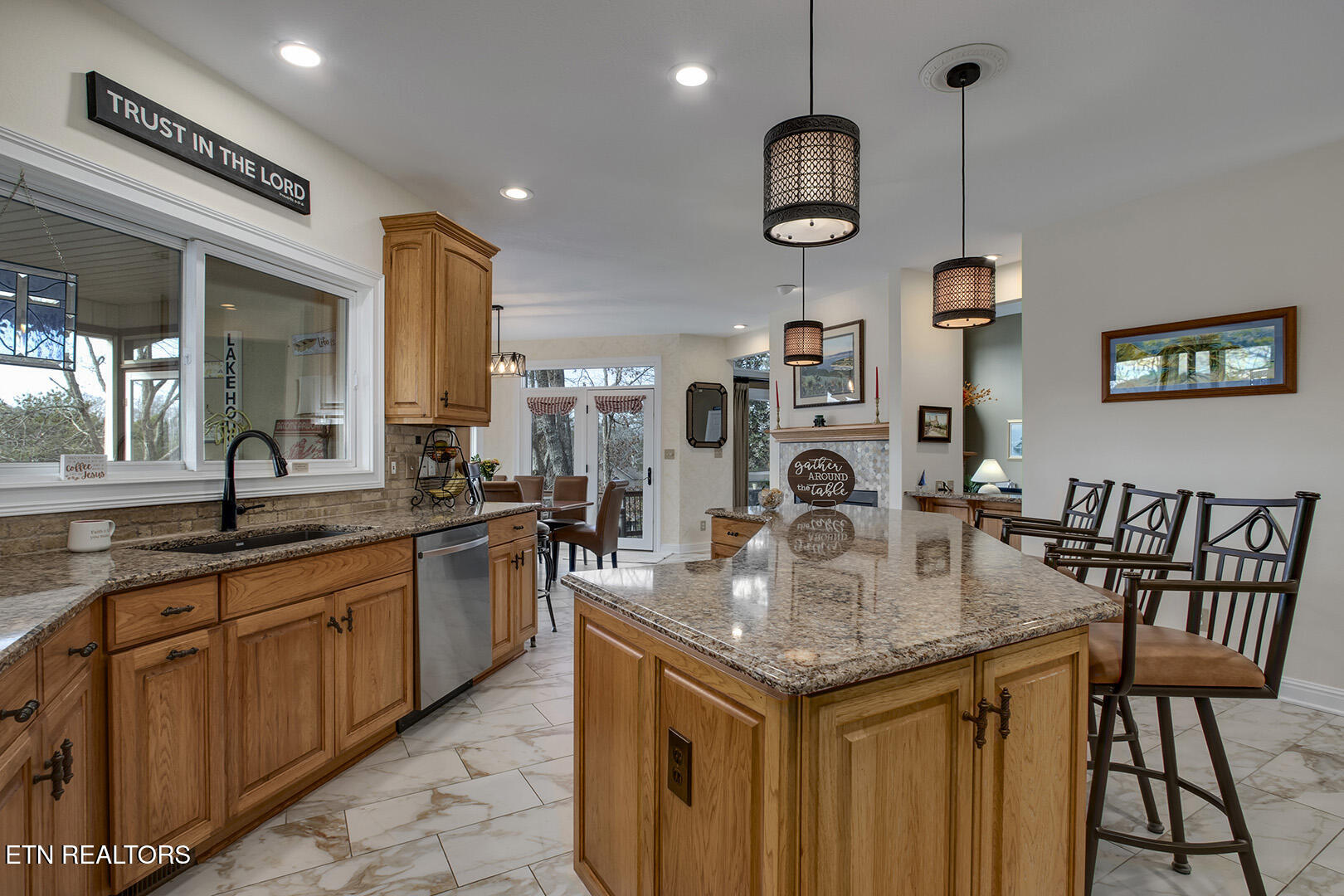 207 Amega Trace Loudon TN 37774