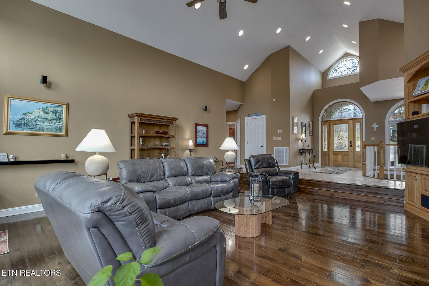 207 Amega Trace Loudon TN 37774