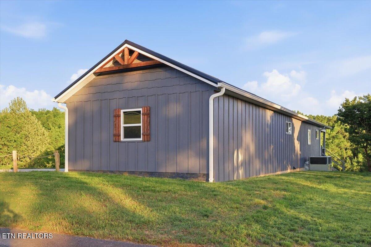 1321 Aqua Vista Way Newport TN 37821