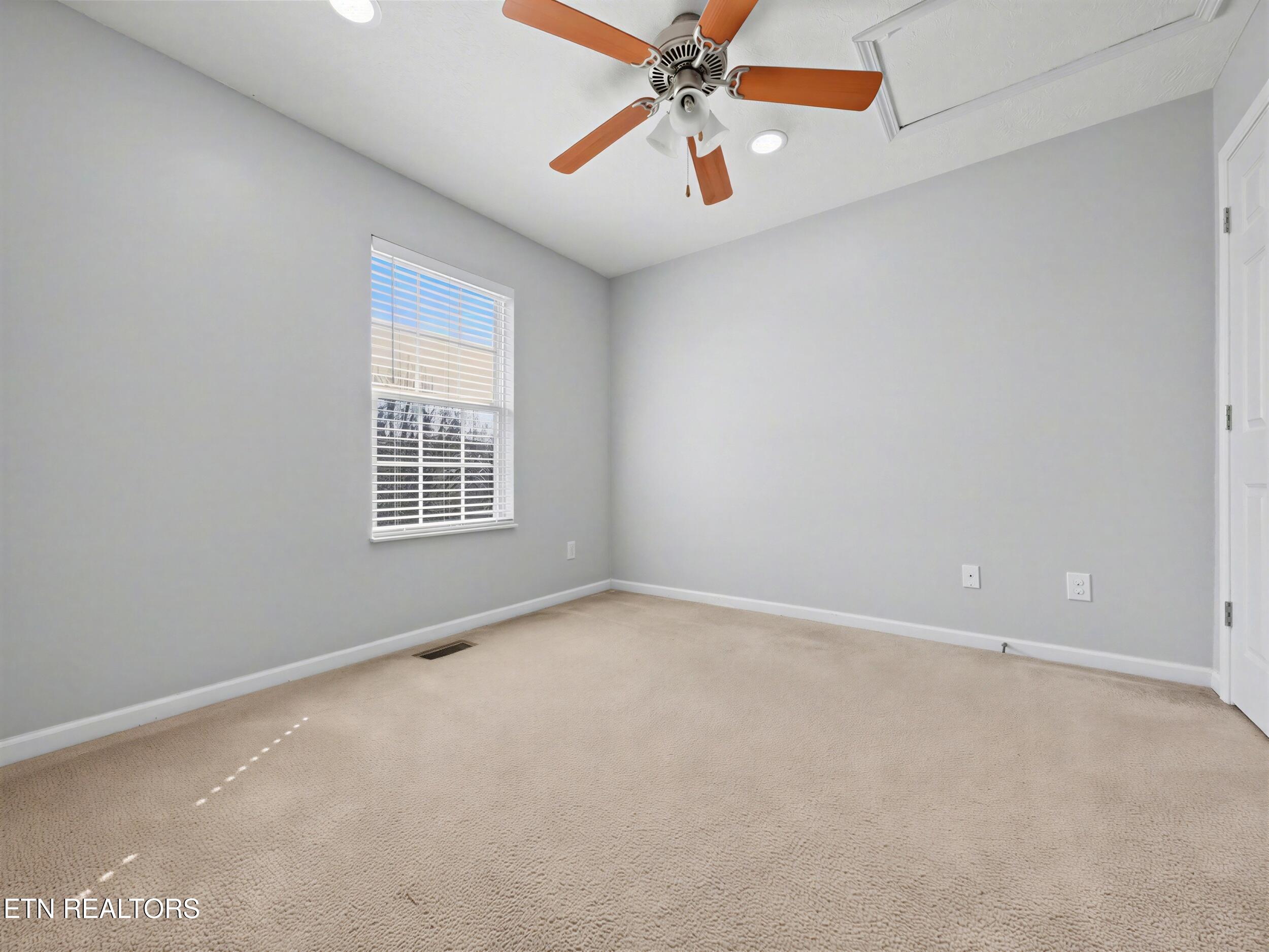 2948 Titanium Lane Knoxville TN 37918