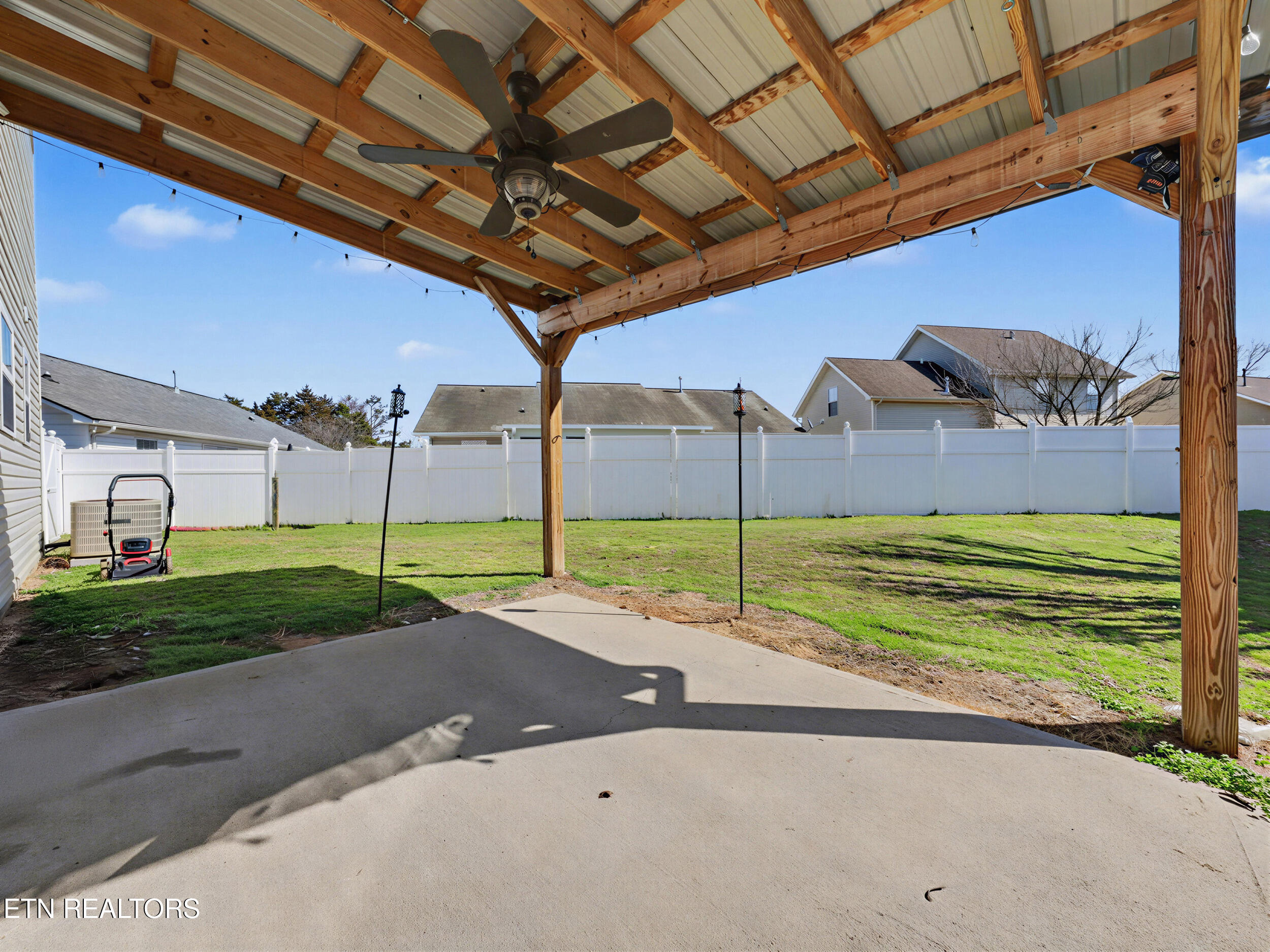 2948 Titanium Lane Knoxville TN 37918