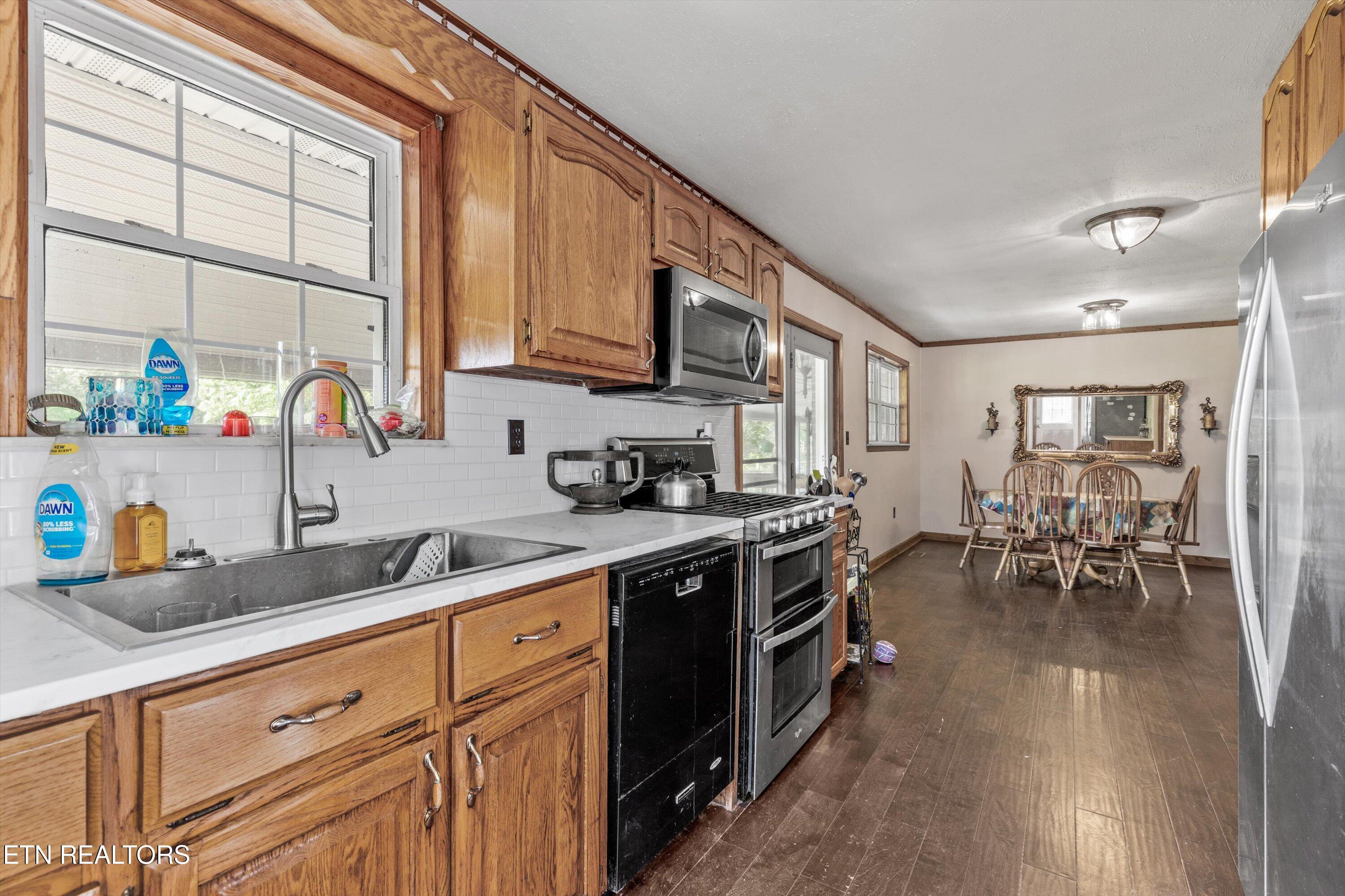 9438 Morgan County Highway Sunbright TN 37872