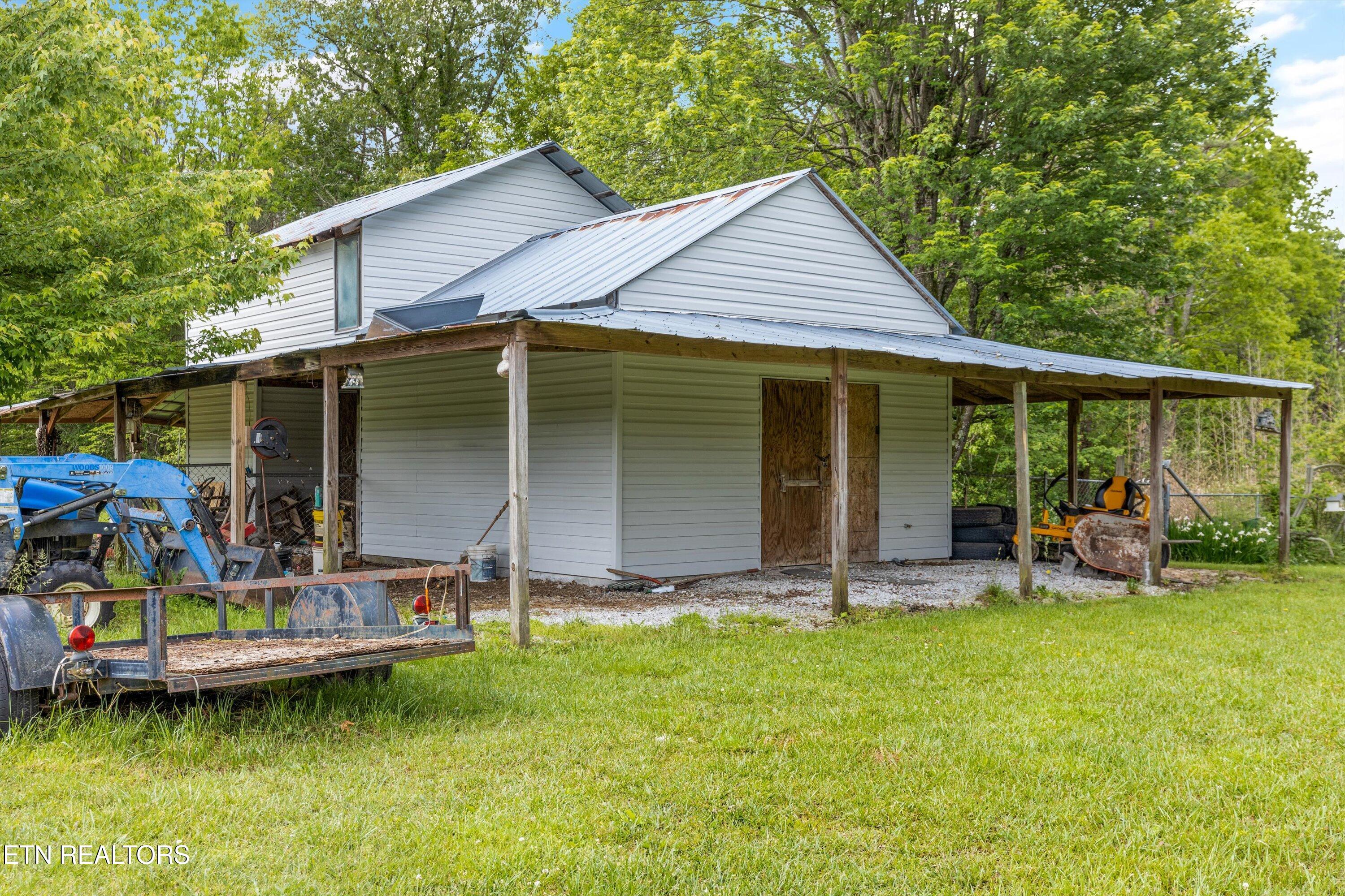 9438 Morgan County Highway Sunbright TN 37872