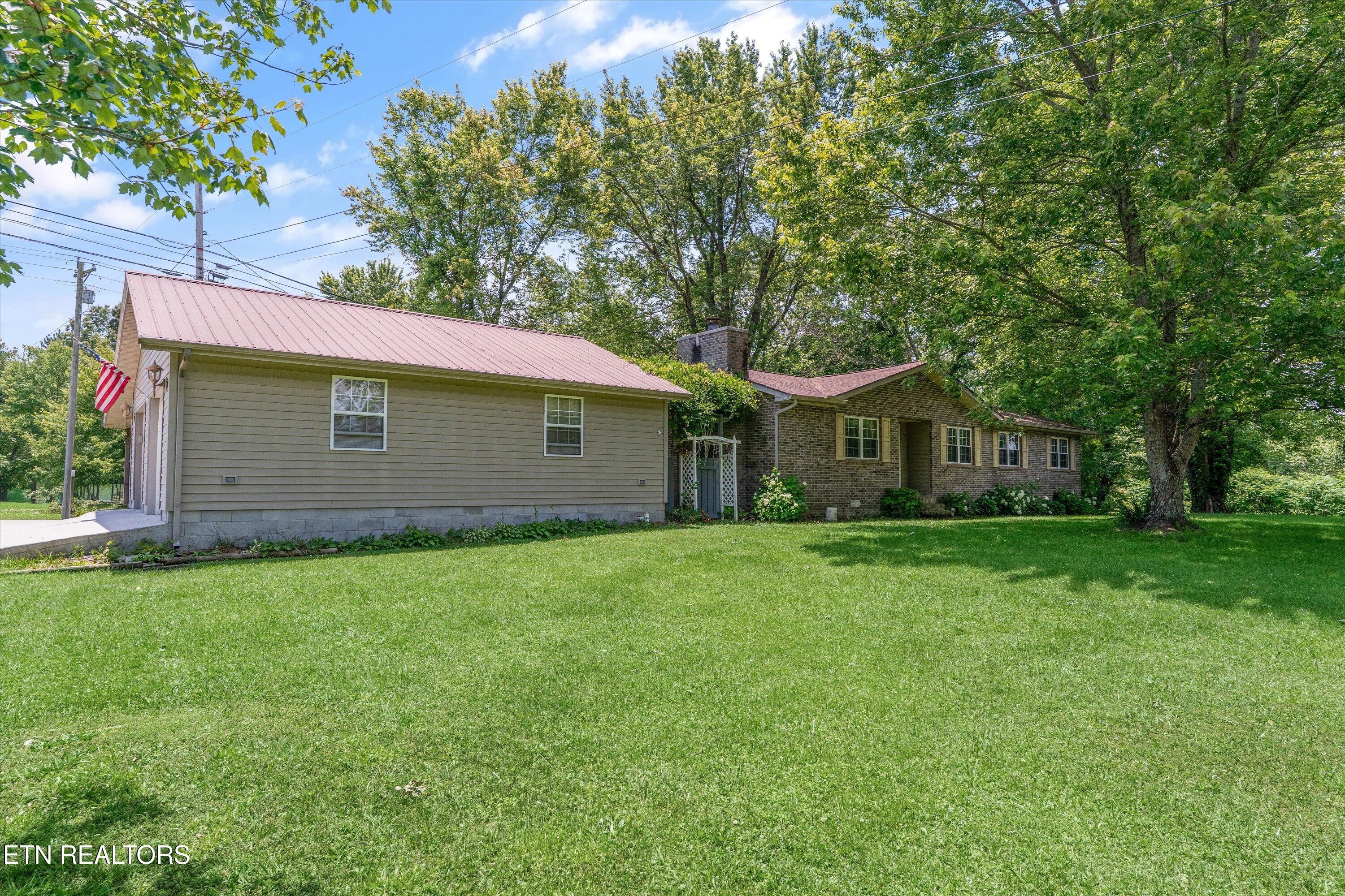 9438 Morgan County Highway Sunbright TN 37872