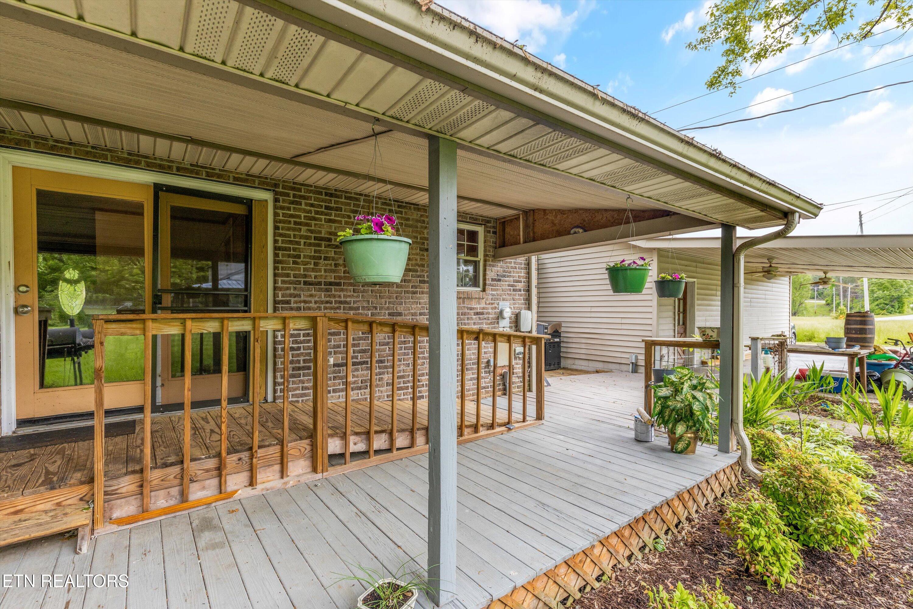 9438 Morgan County Highway Sunbright TN 37872