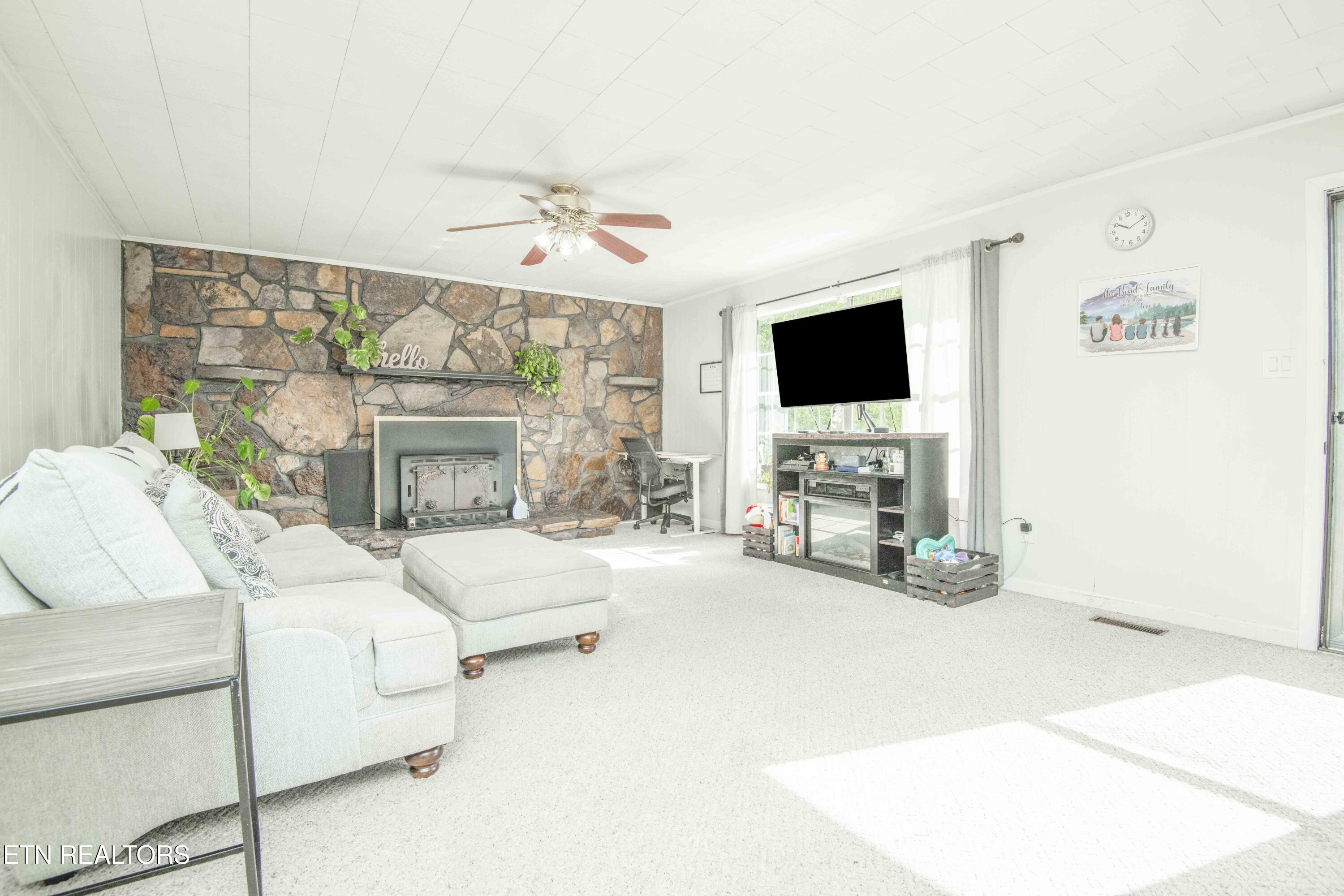 624 Baumgartner Road Harriman TN 37748