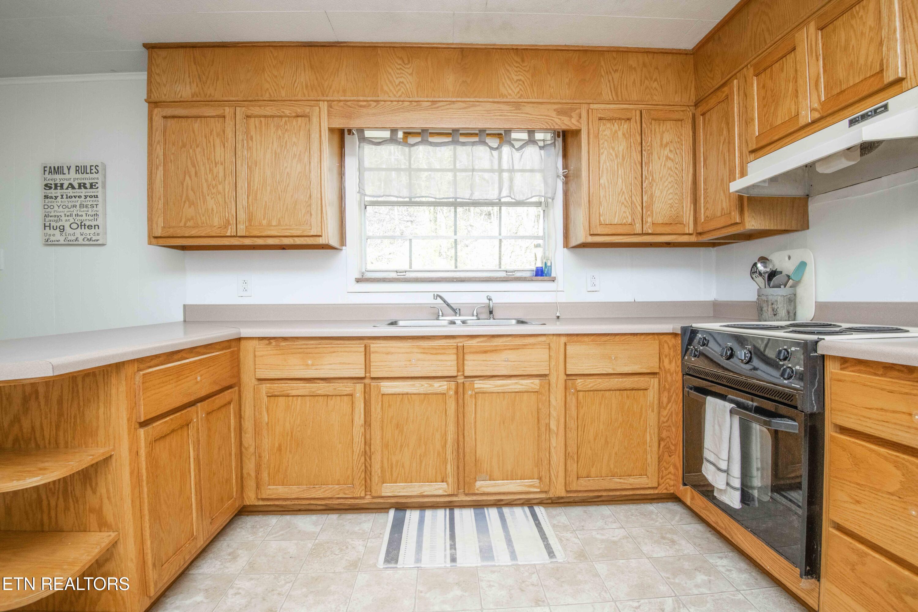 624 Baumgartner Road Harriman TN 37748