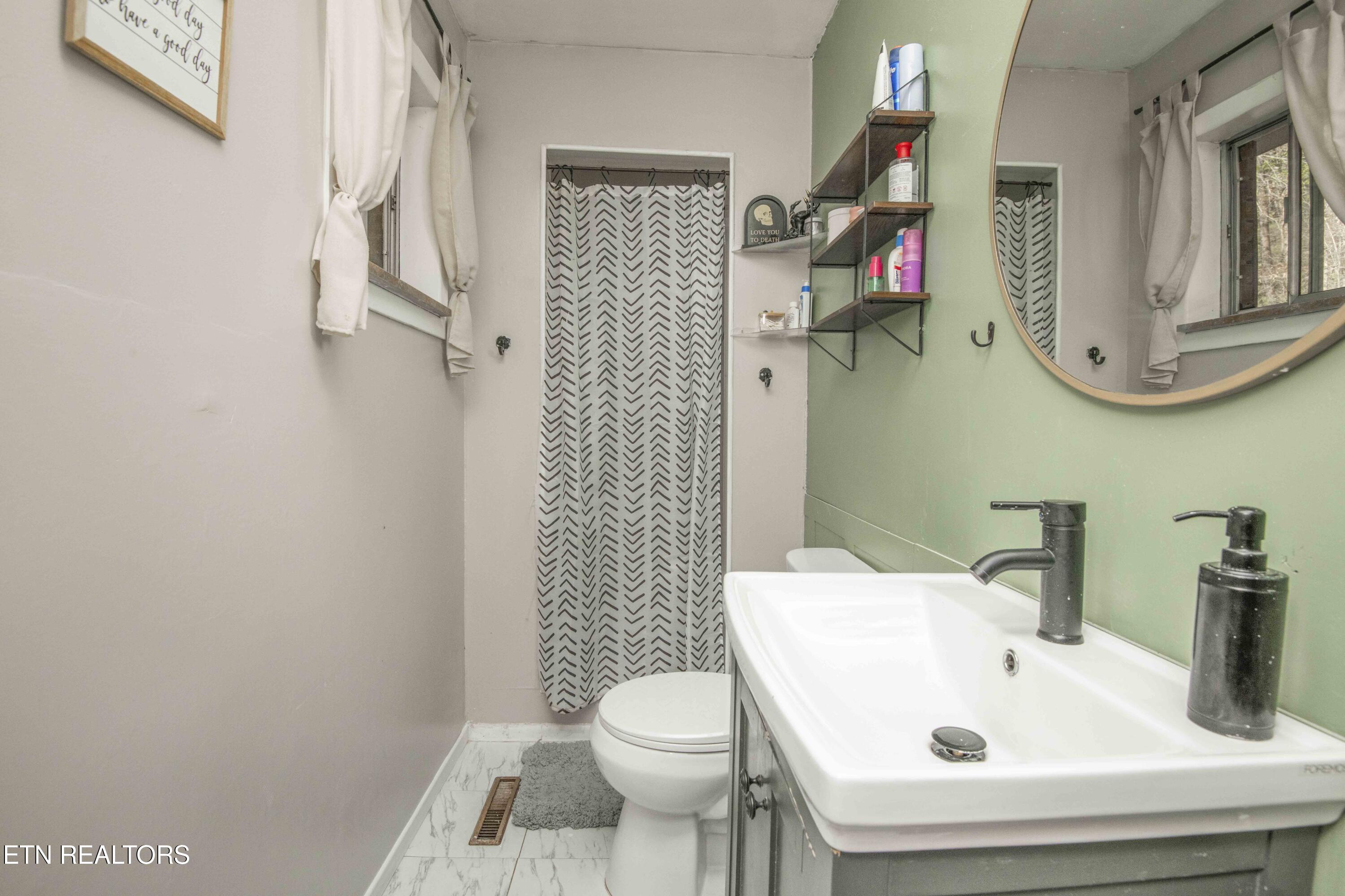624 Baumgartner Road Harriman TN 37748