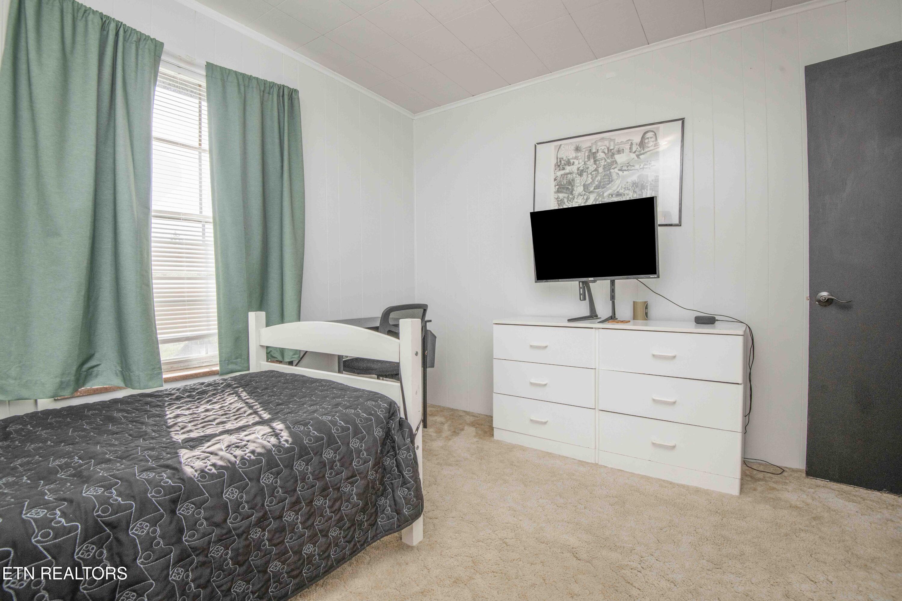 624 Baumgartner Road Harriman TN 37748