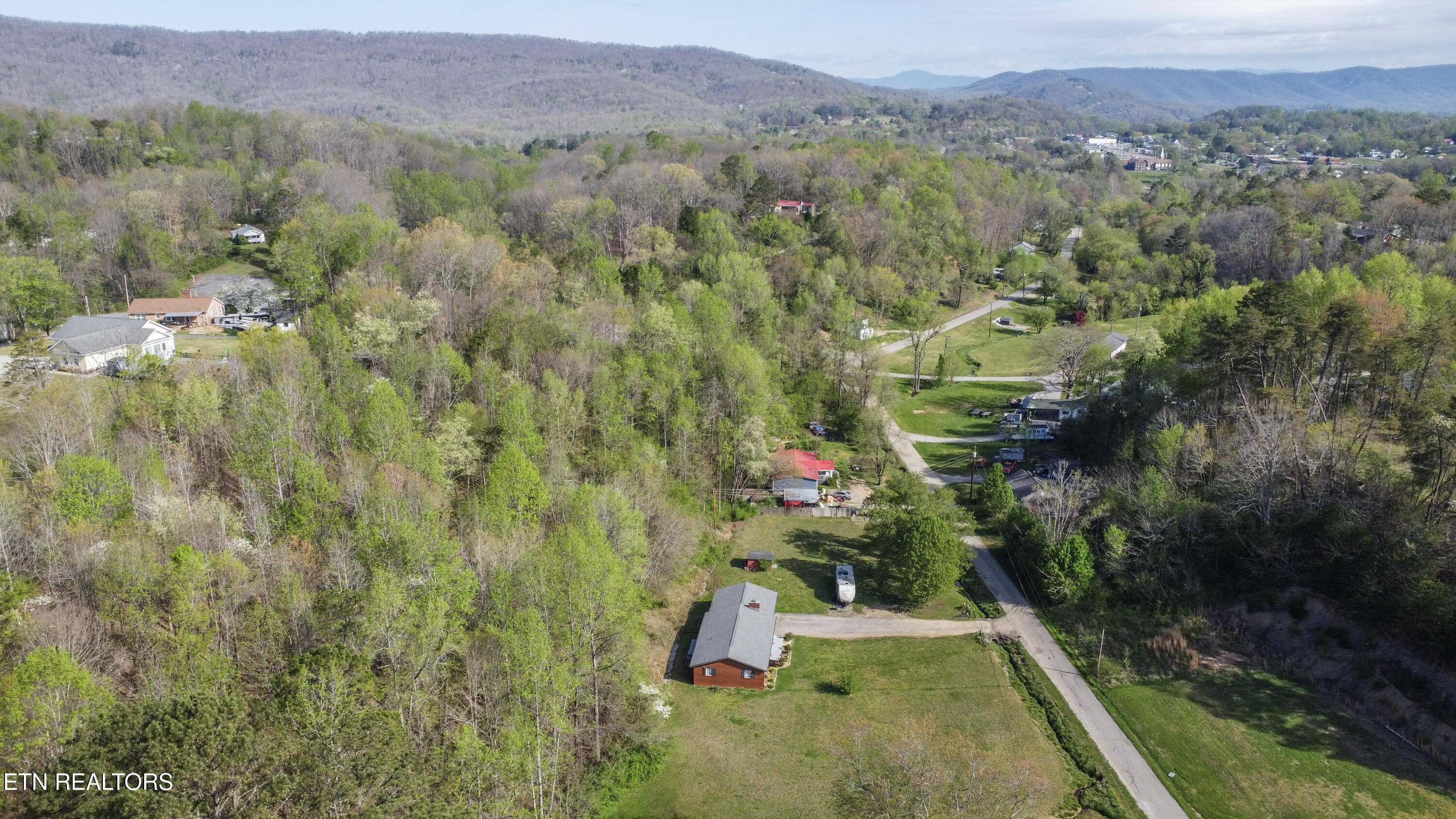 624 Baumgartner Road Harriman TN 37748