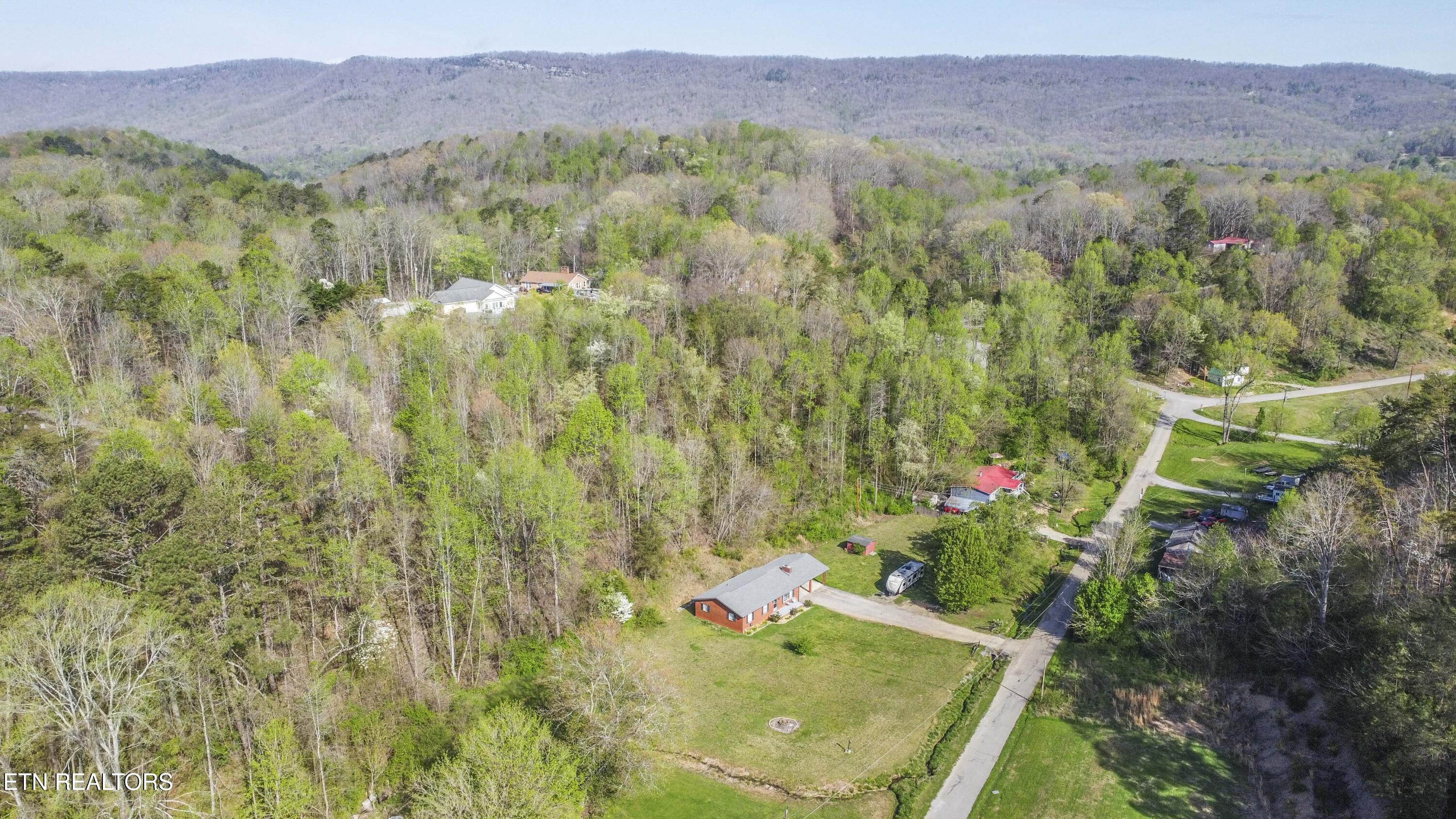 624 Baumgartner Road Harriman TN 37748