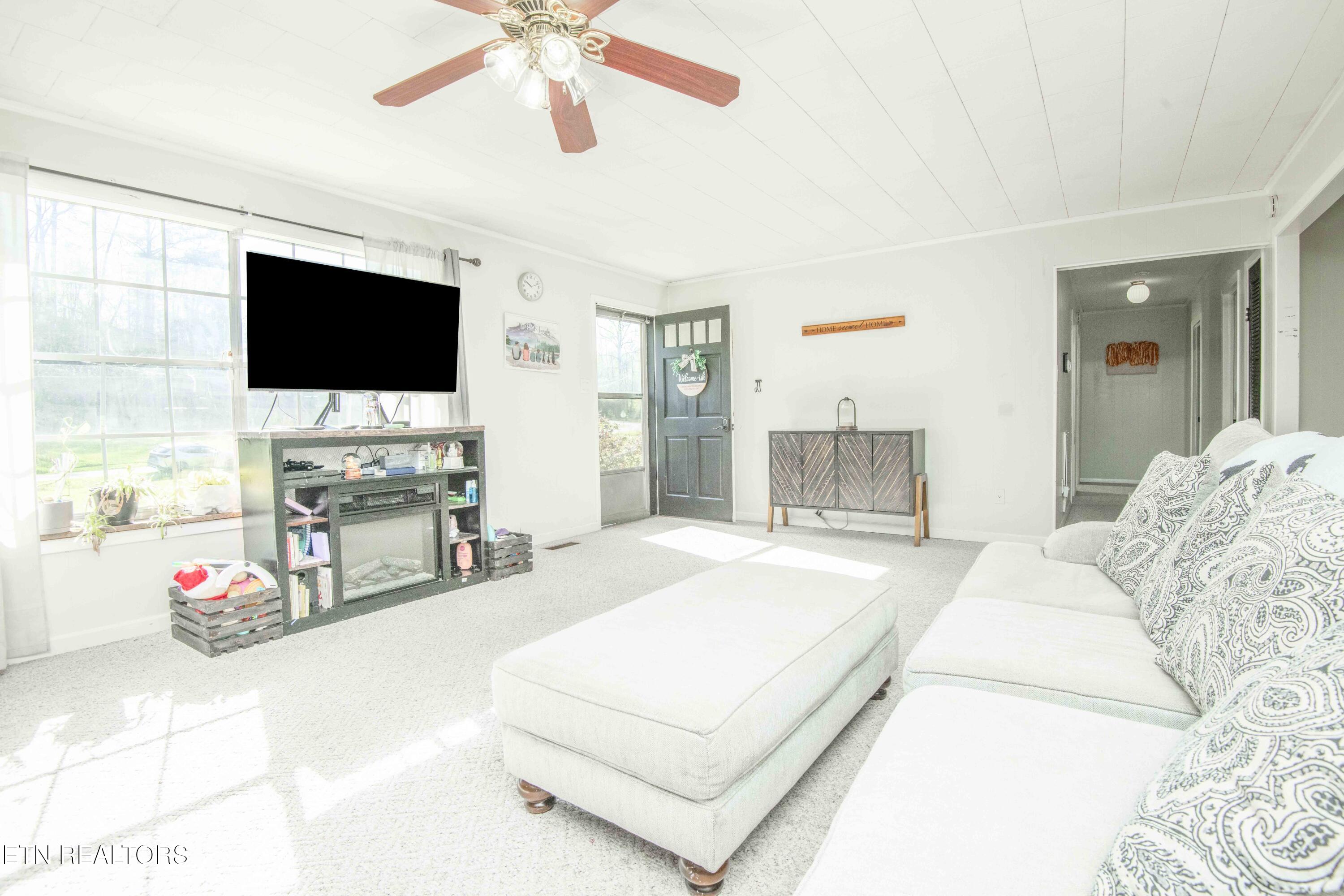 624 Baumgartner Road Harriman TN 37748