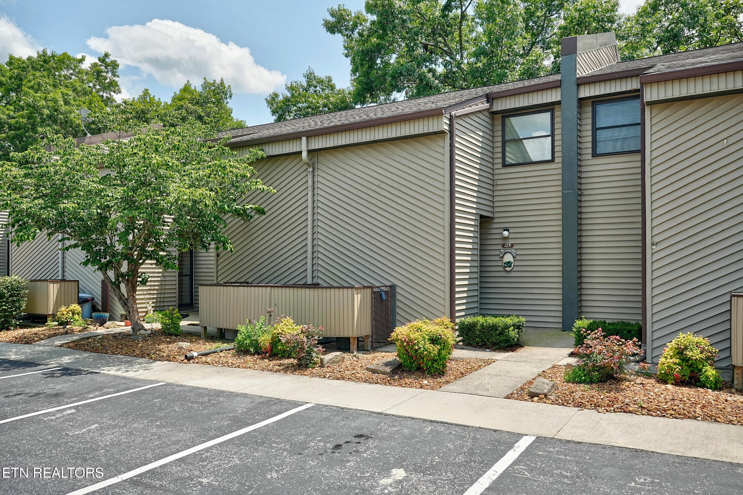 64 Lakeshore Circle Crossville TN 38558