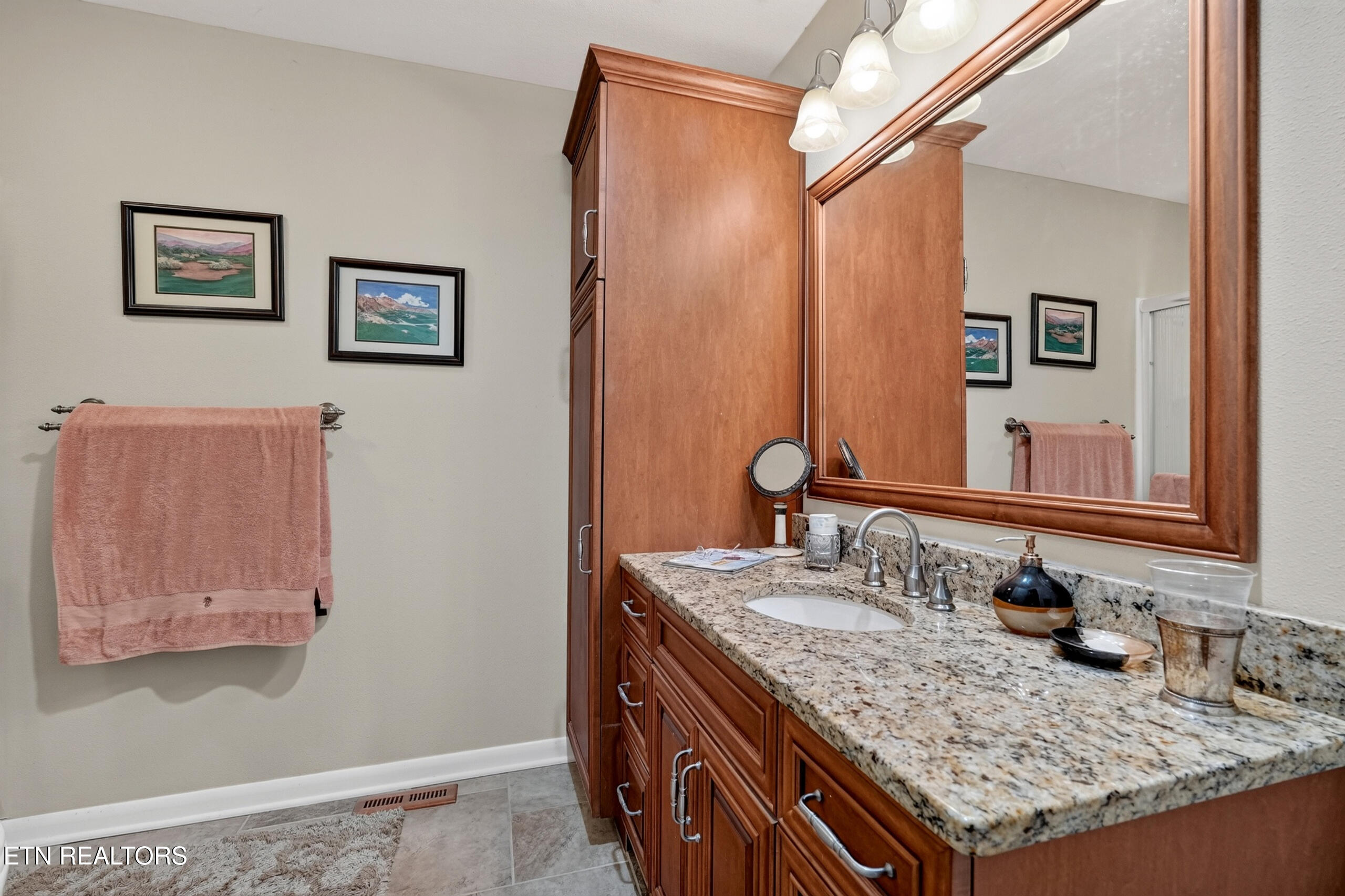 64 Lakeshore Circle Crossville TN 38558
