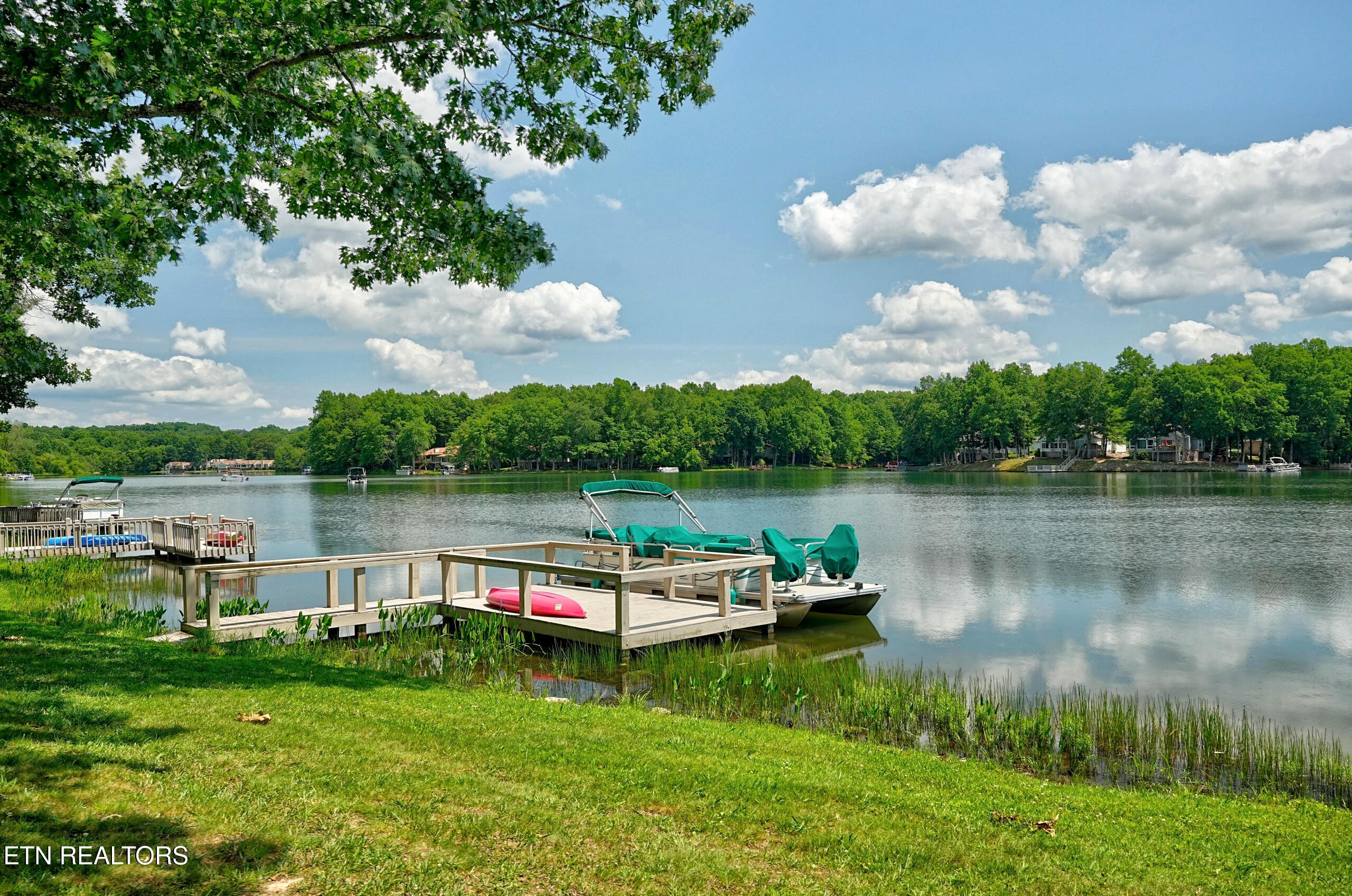 64 Lakeshore Circle Crossville TN 38558