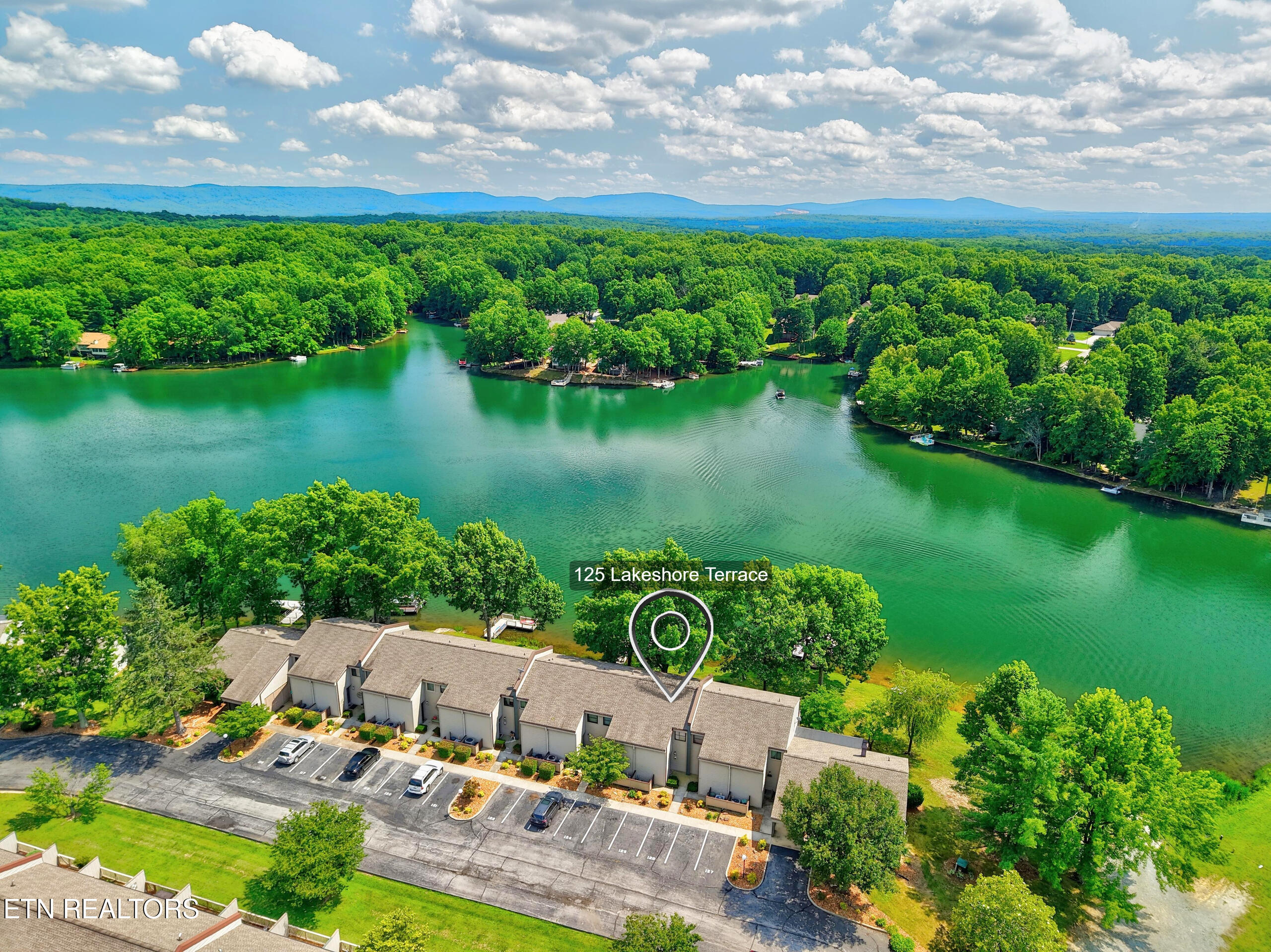 64 Lakeshore Circle Crossville TN 38558