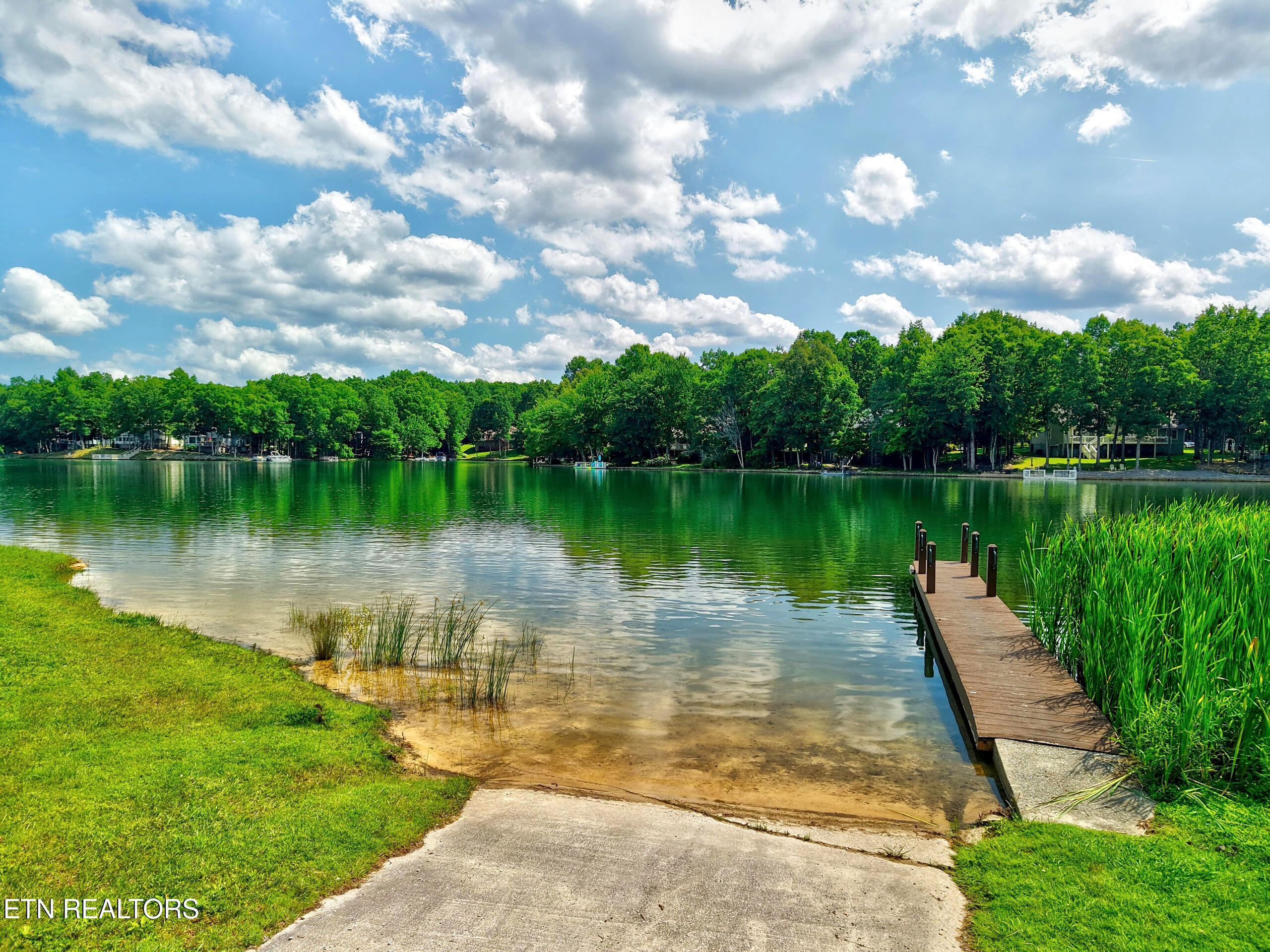 64 Lakeshore Circle Crossville TN 38558