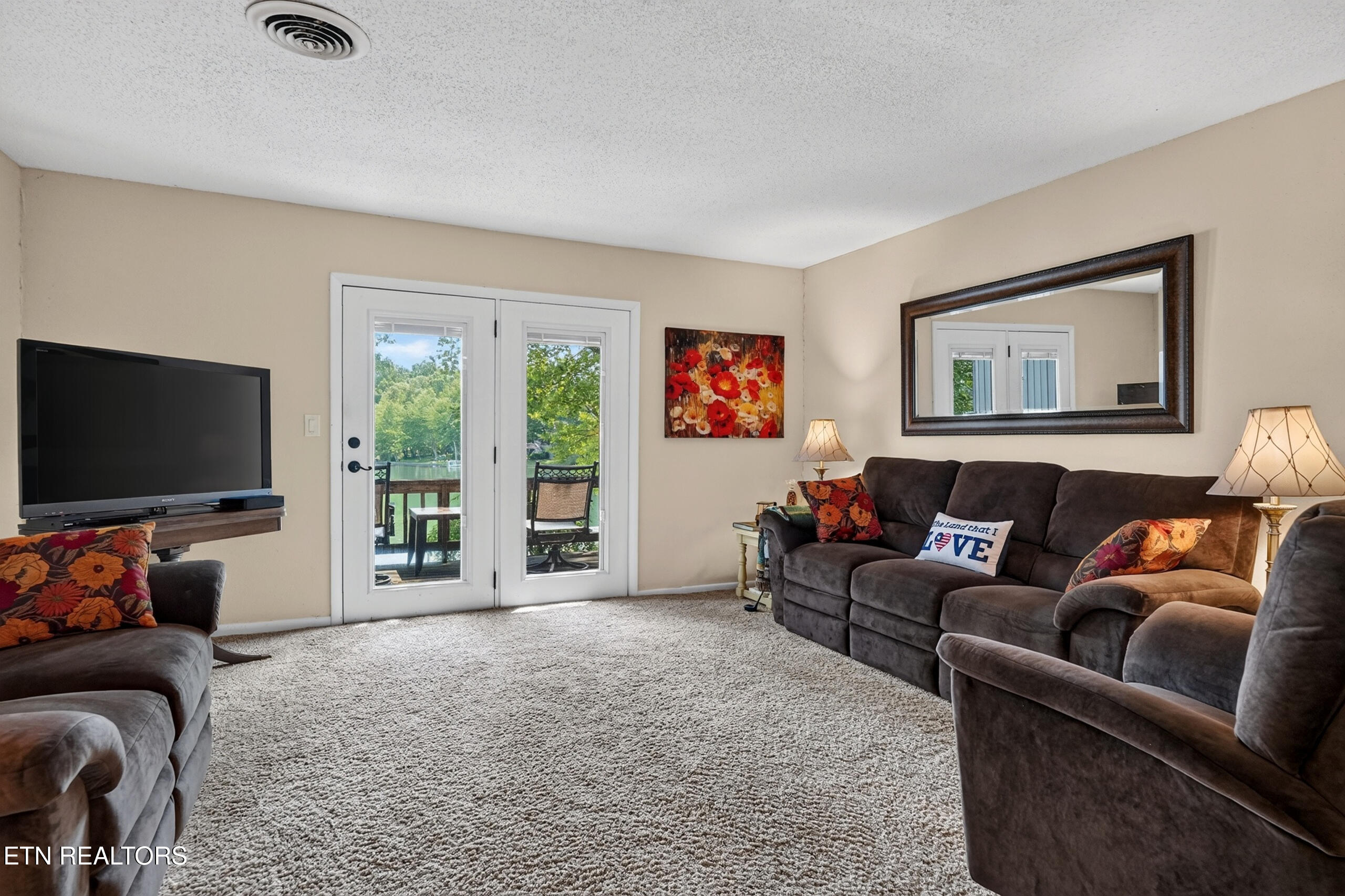64 Lakeshore Circle Crossville TN 38558