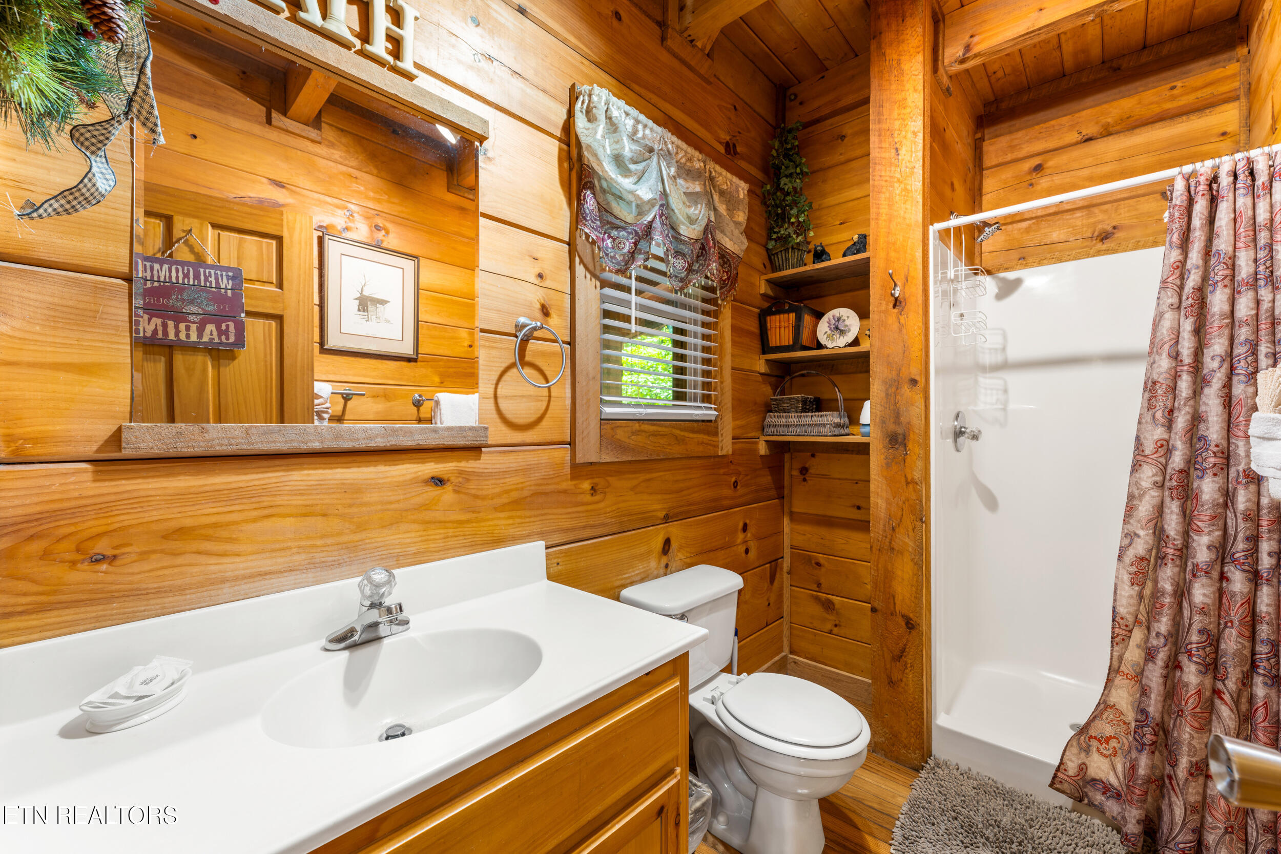 1823 Laurel Valley Way Sevierville TN 37862